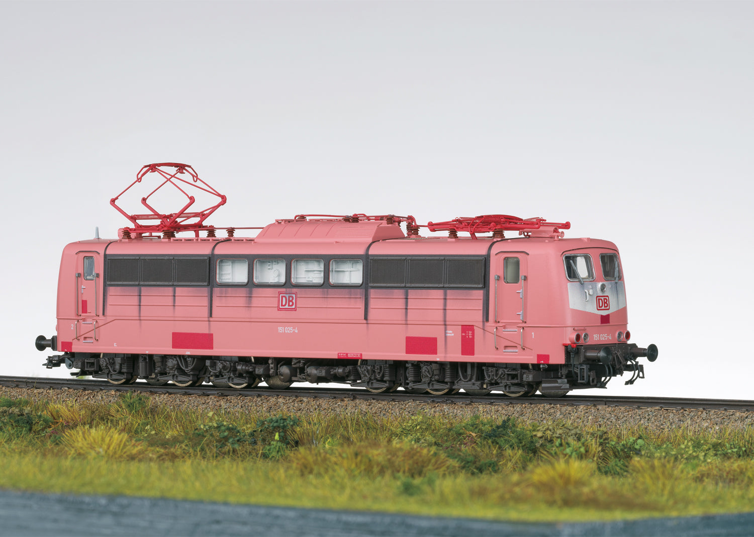 Trix 25655 HO Class 151 Electric Locomotive MFX DCC/Sound