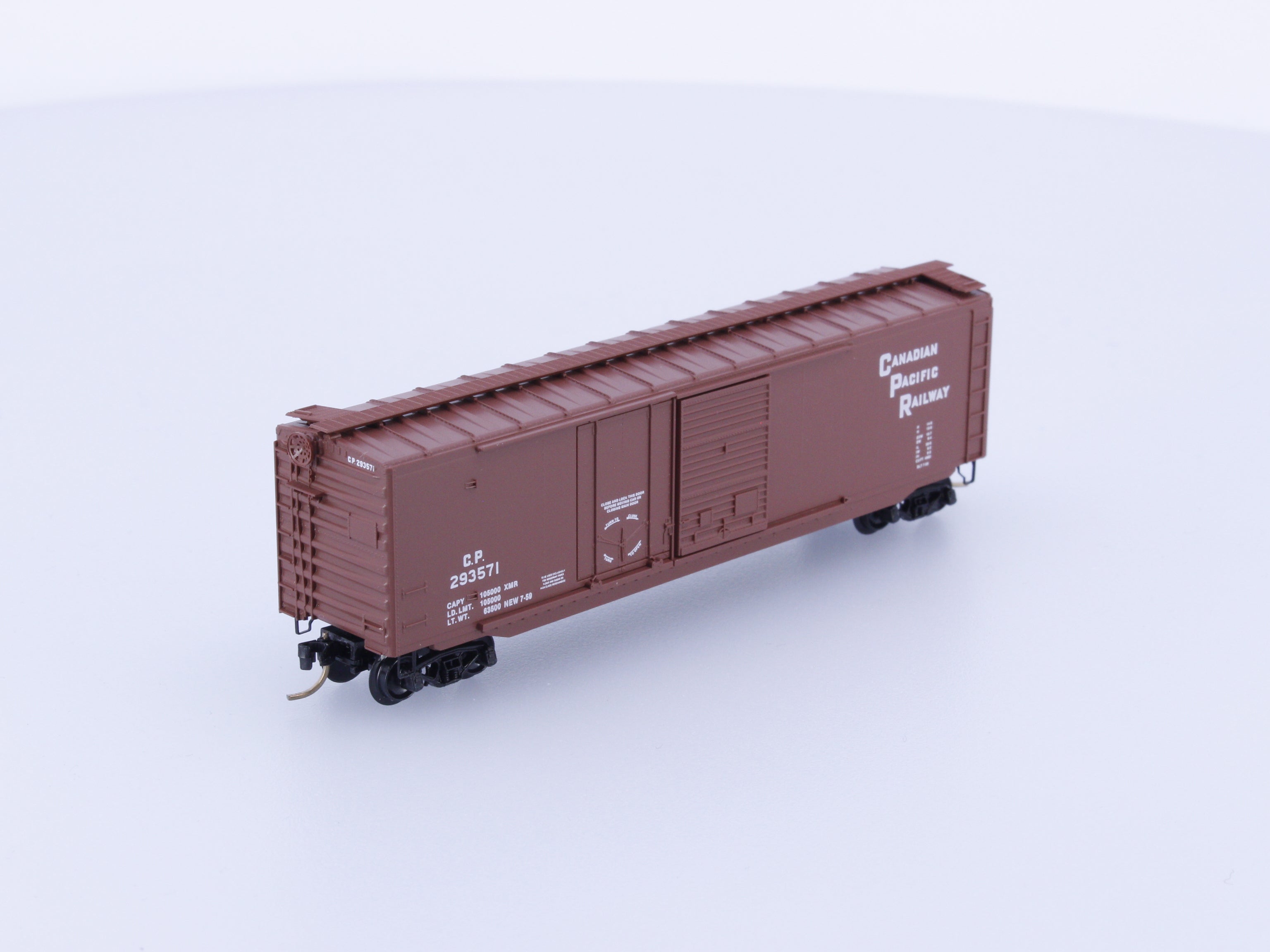 Micro Trains 33090 N 50' Standard Box Car, Plug and Sliding Door Canadian Pacific (CP) 293571