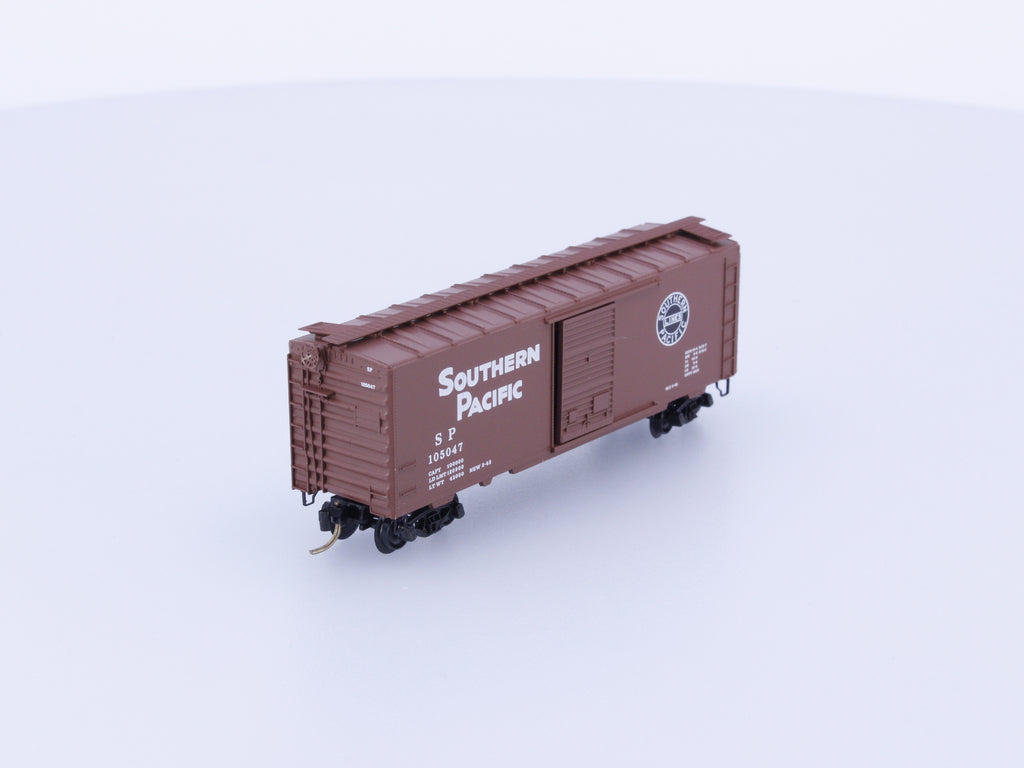 Micro Trains 20080 N 40' Standard Box Car Single Door Southern Pacific (SP) 105047 (#1)