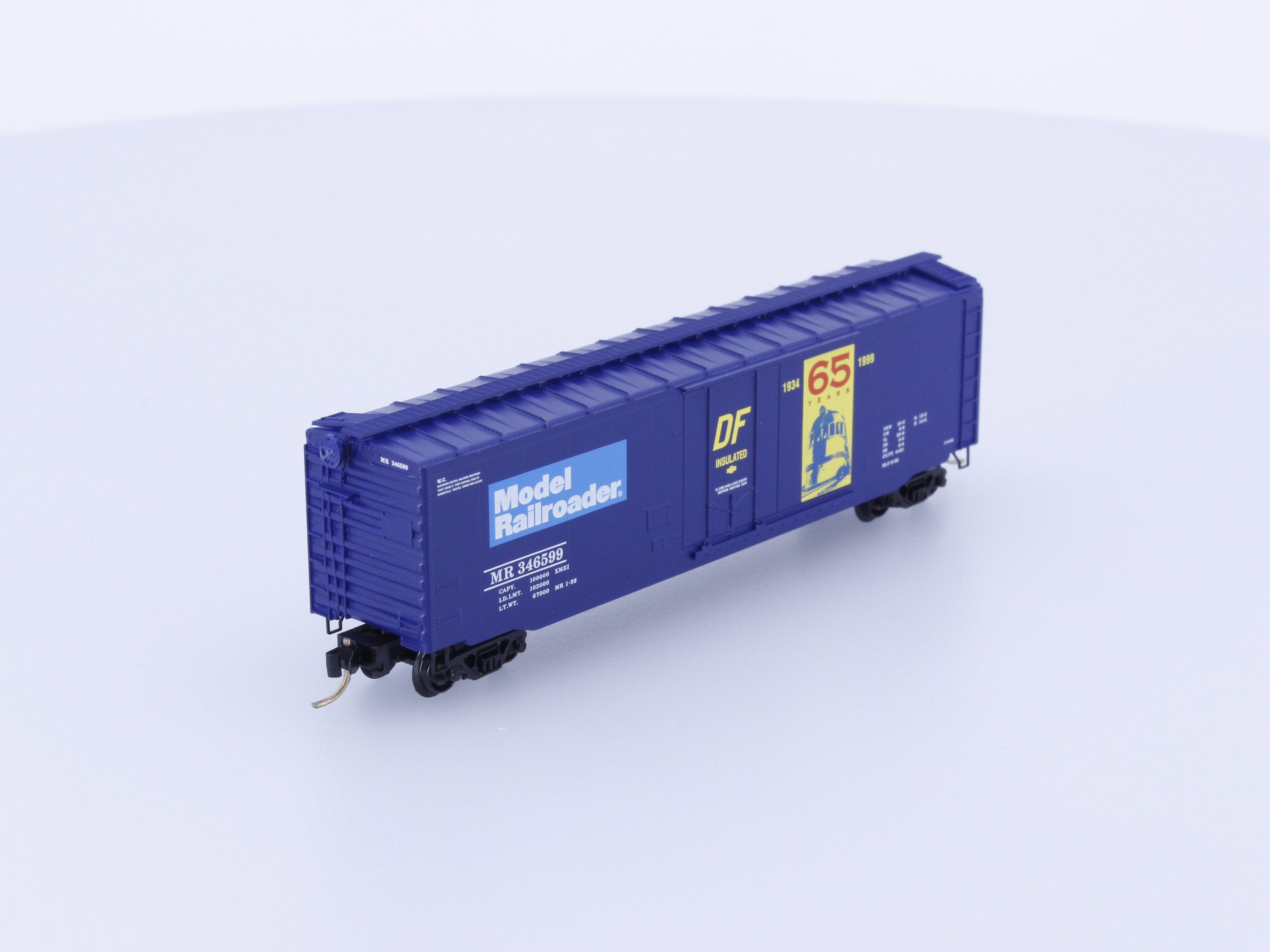 Micro Trains 32360 N 40' Standard Box Car, Plug Door Model Railroader 65 Years 346599