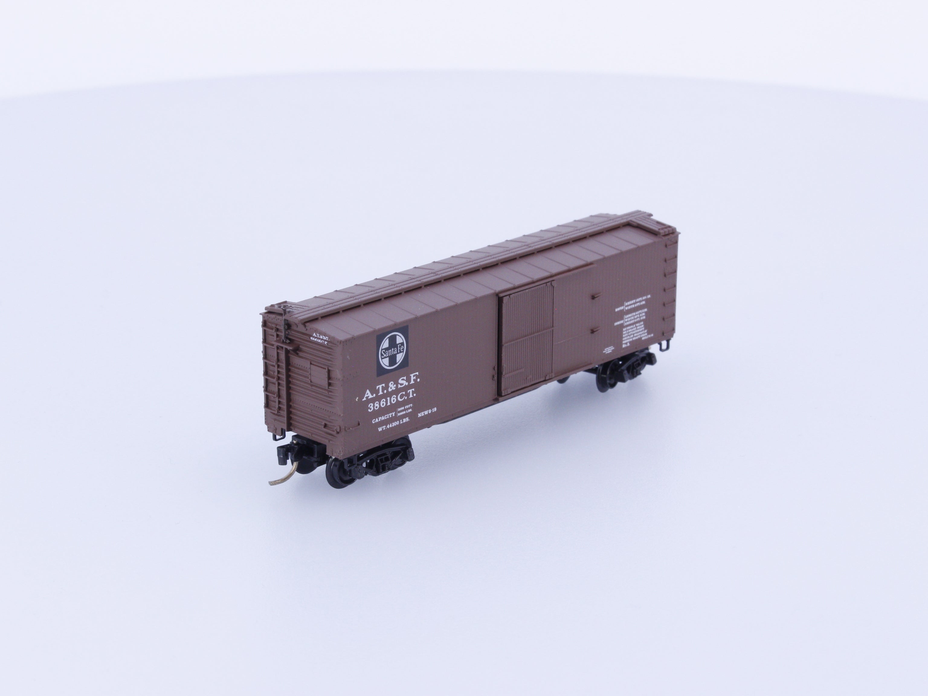 Micro Trains 39060 N 40' Double-Sheathed Wood Boxcar Santa Fe (SF) 38616