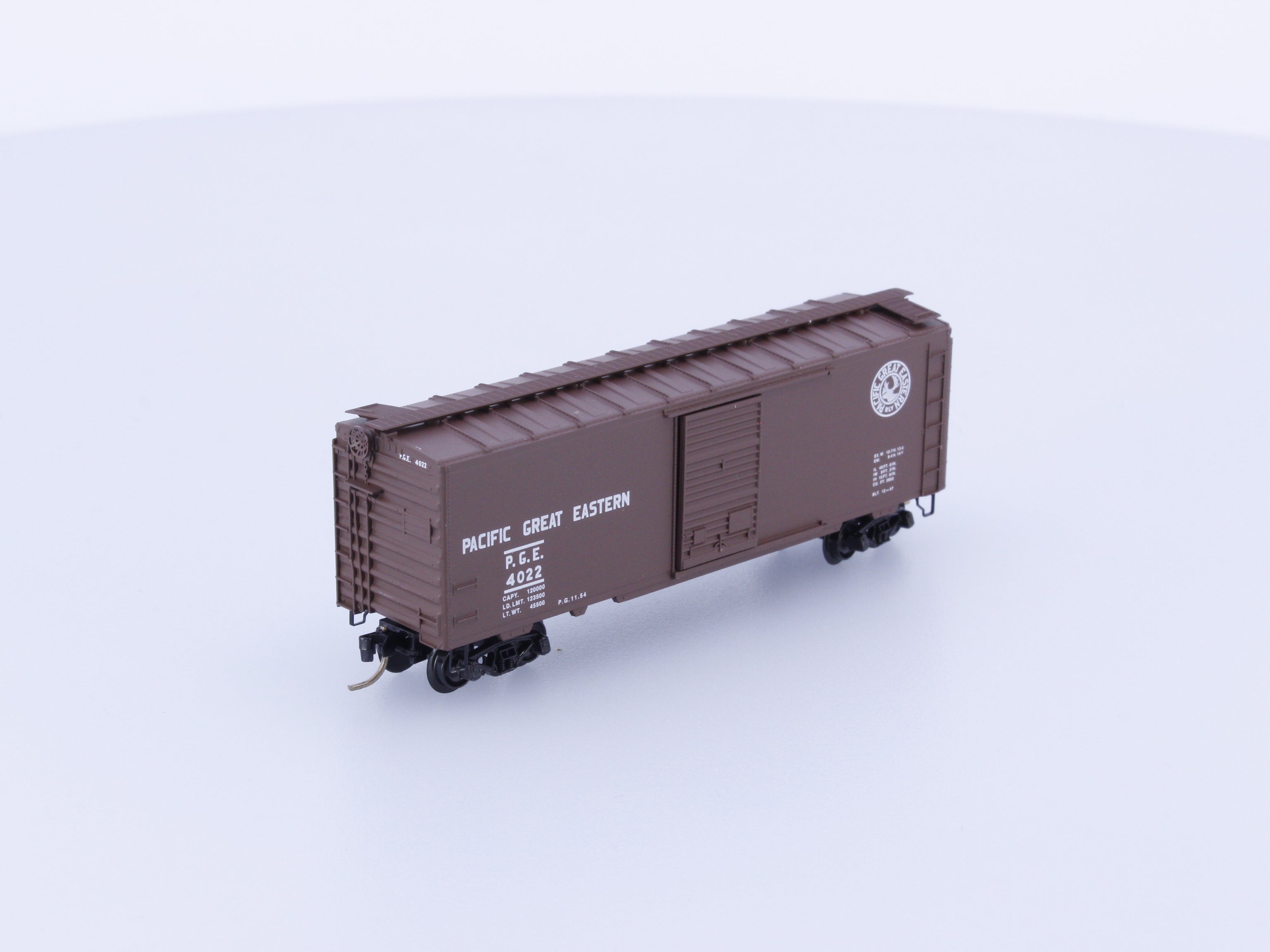 Micro Trains 20970 N 40' Standard Box Car Single Door Pacific Great Eastern (PGE) 4022