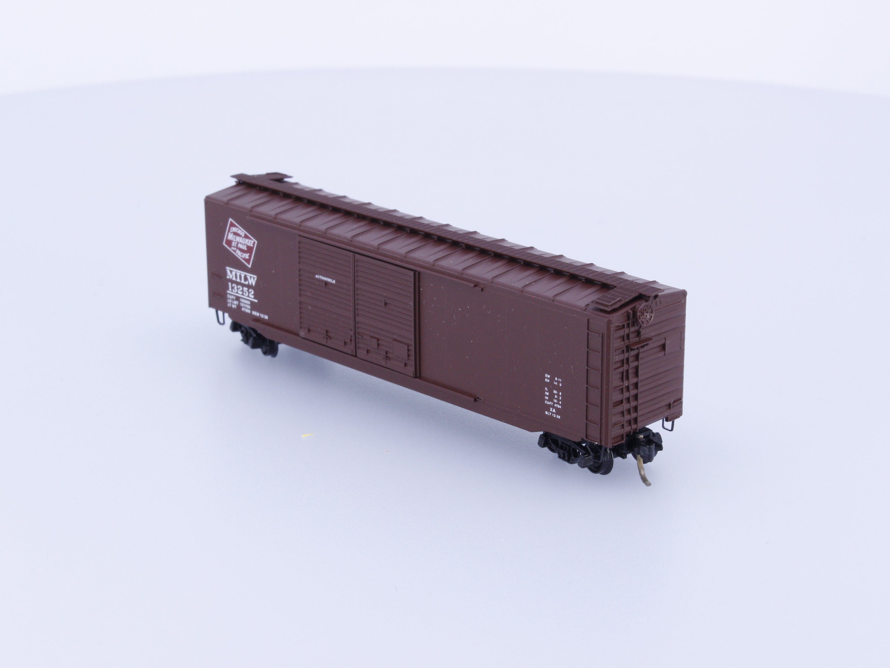 Micro Trains 34140 N 50' Standard Steel Boxcar Double Door Chicago Milwaukee Saint Paul and Pacific (CMStPP) 13252