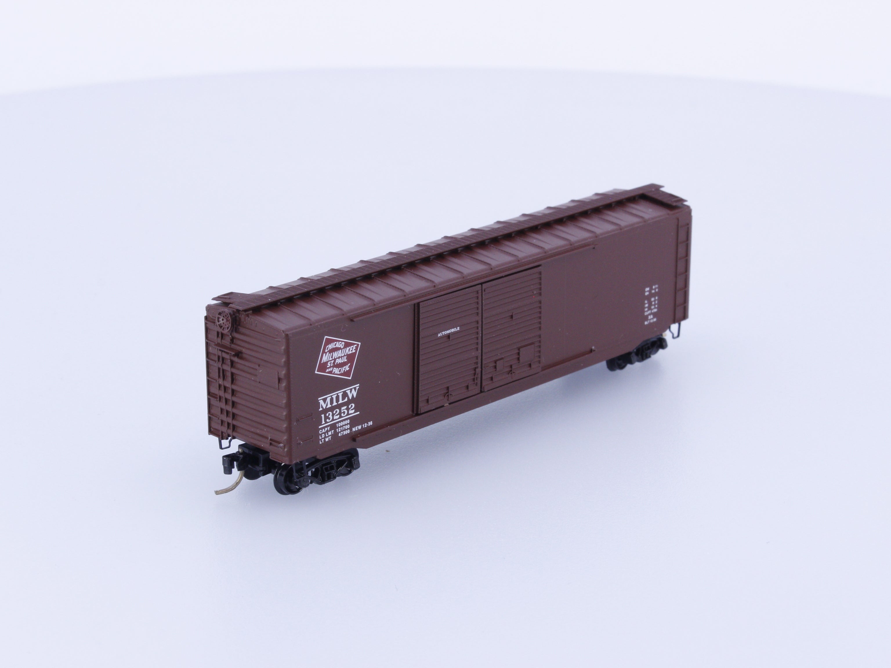 Micro Trains 34140 N 50' Standard Steel Boxcar Double Door Chicago Milwaukee Saint Paul and Pacific (CMStPP) 13252