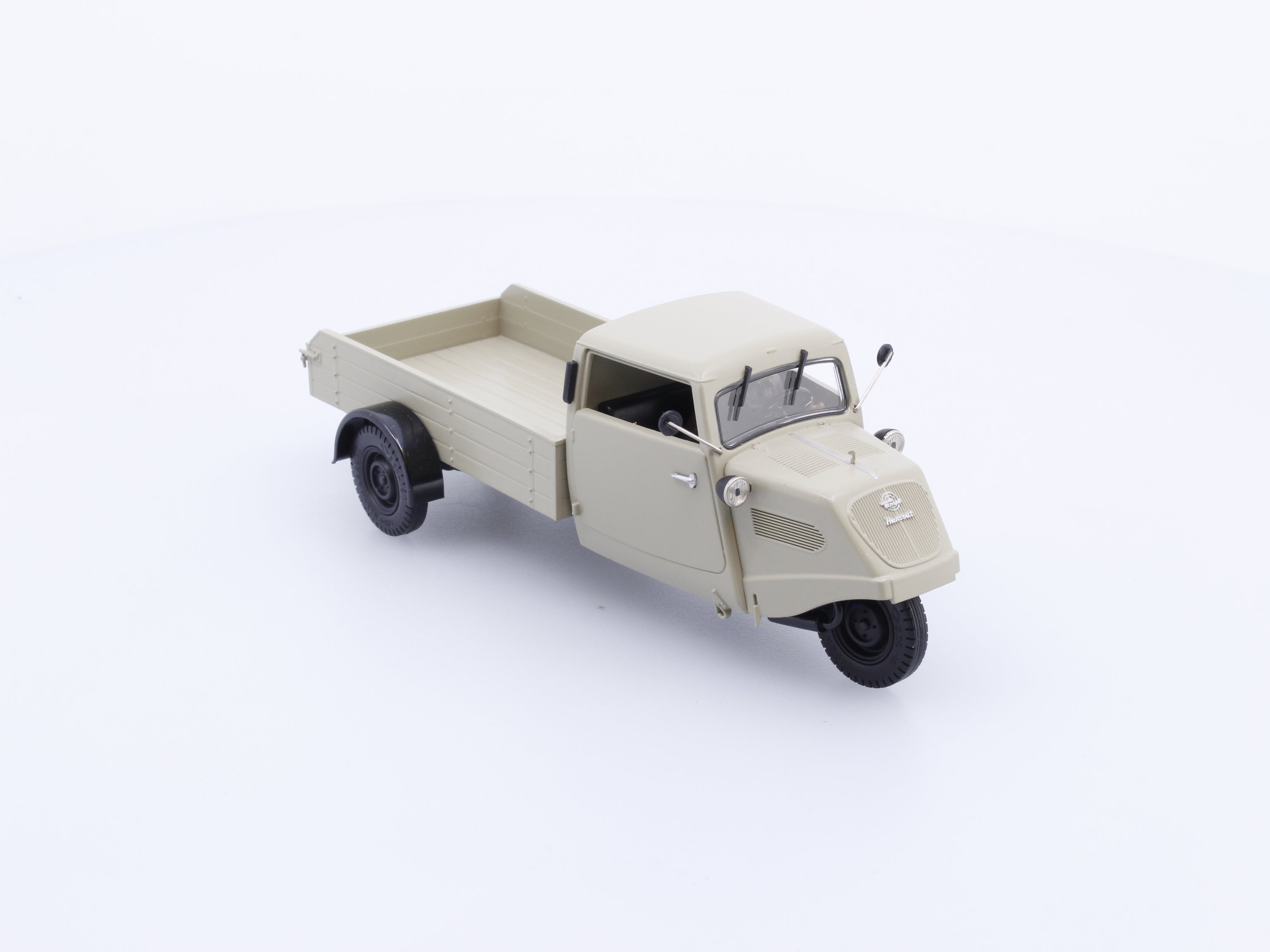 Hubner 7006 Three Wheel Tempo Flat Bed Body Deep Driver