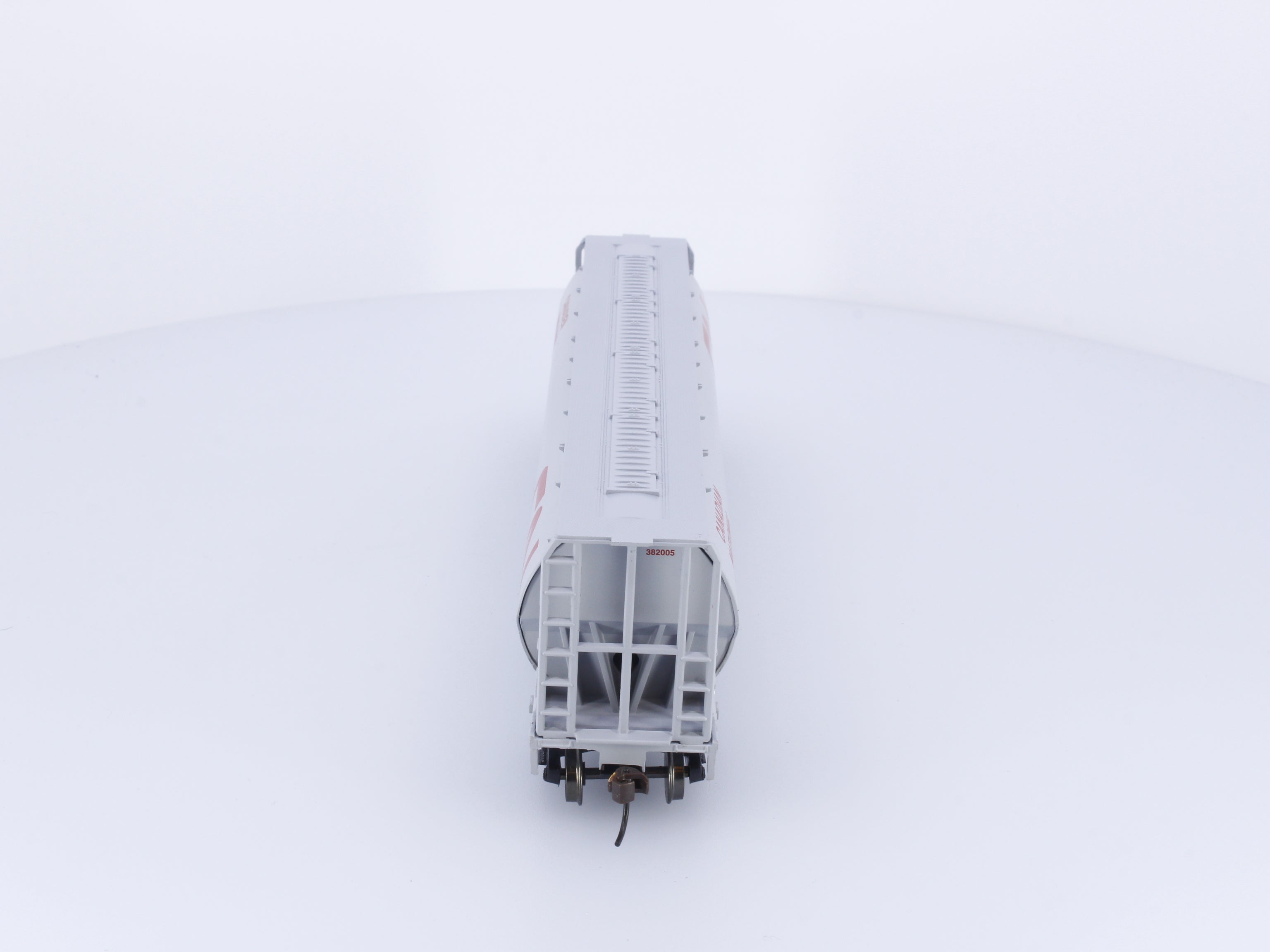 Bachmann 19113 HO Cylindrical Grain Hopper Canadian National (CN) 382005