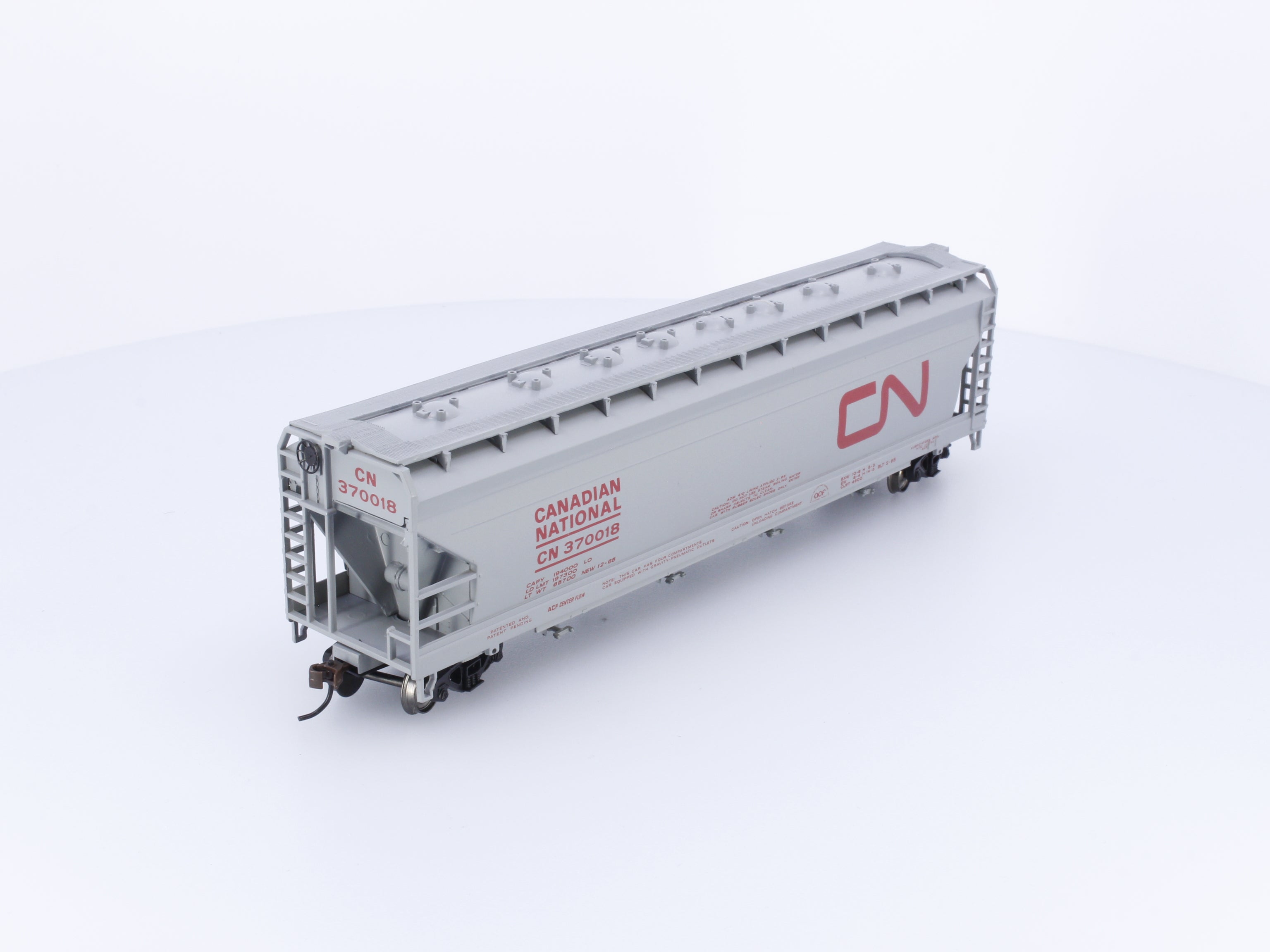 Bachmann 17513 HO 56' Center Flow Hopper Canadian National (CN) 370018 (#1)