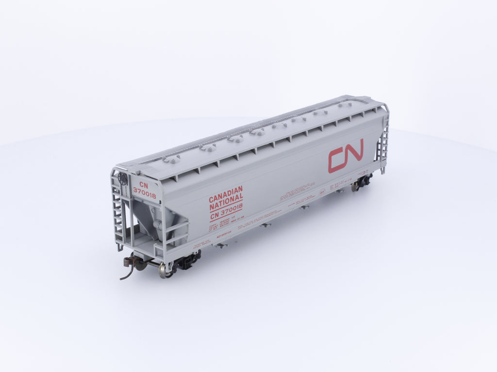 Bachmann 17513 HO 56' Center Flow Hopper Canadian National (CN) 370018 (#2)