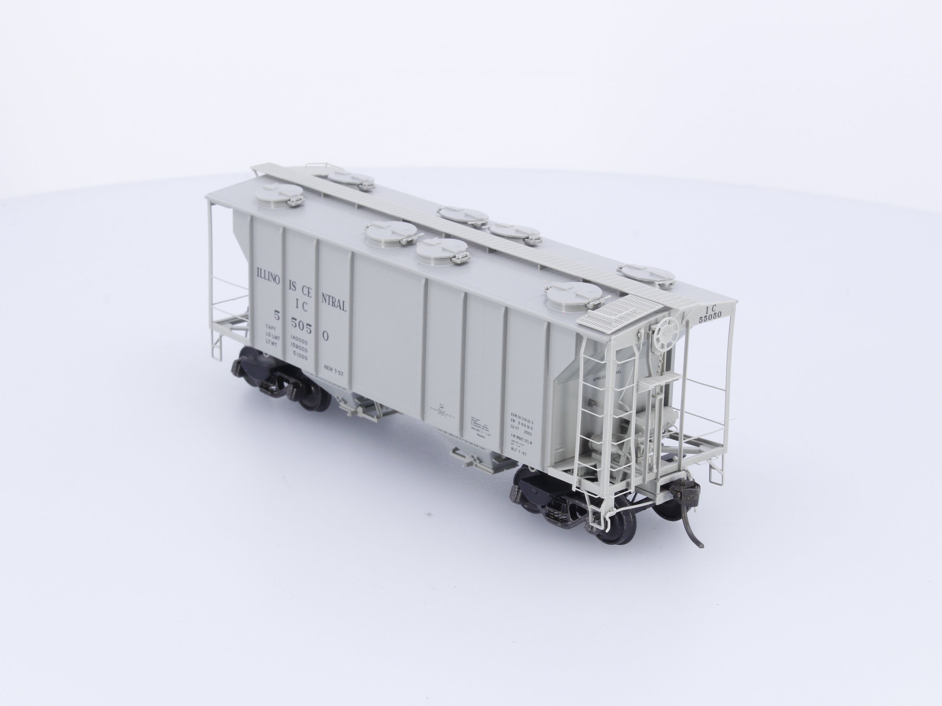 Kadee 8015 HO PS-2 2 Bay 2003 CU FT, Covered Hopper Illinois Central (IC) 55050