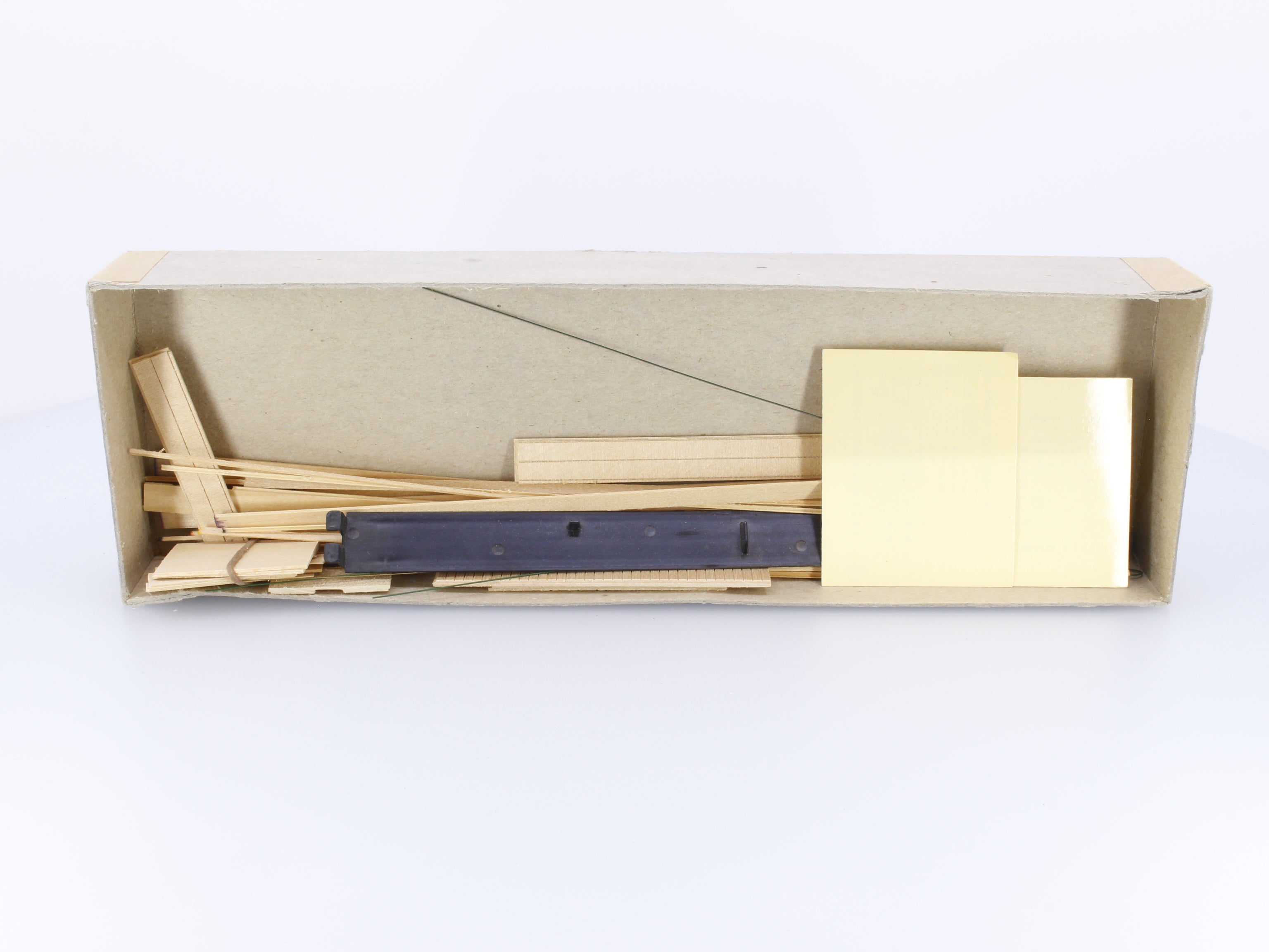 Scale Craft Engineering 608311 HO Bulkhead Flatcar Wood Kit Duluth Winnipeg and Pacific (DWP)