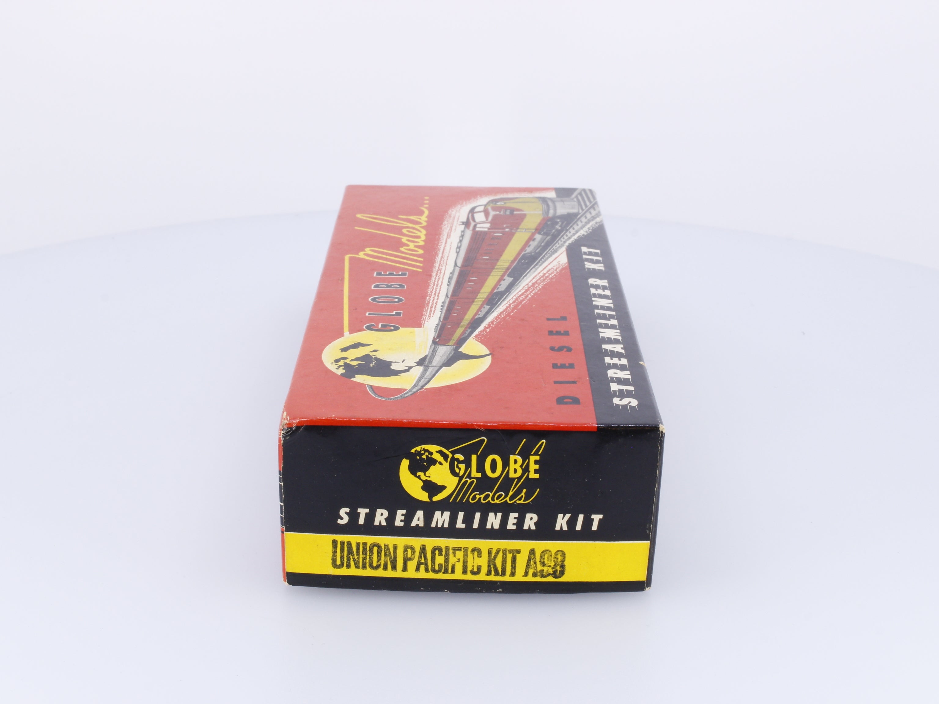 Globe/Hobbytown Drive A98 HO F7 Streamliner Diesel Locomotive Union Pacific (UP) Analog DC