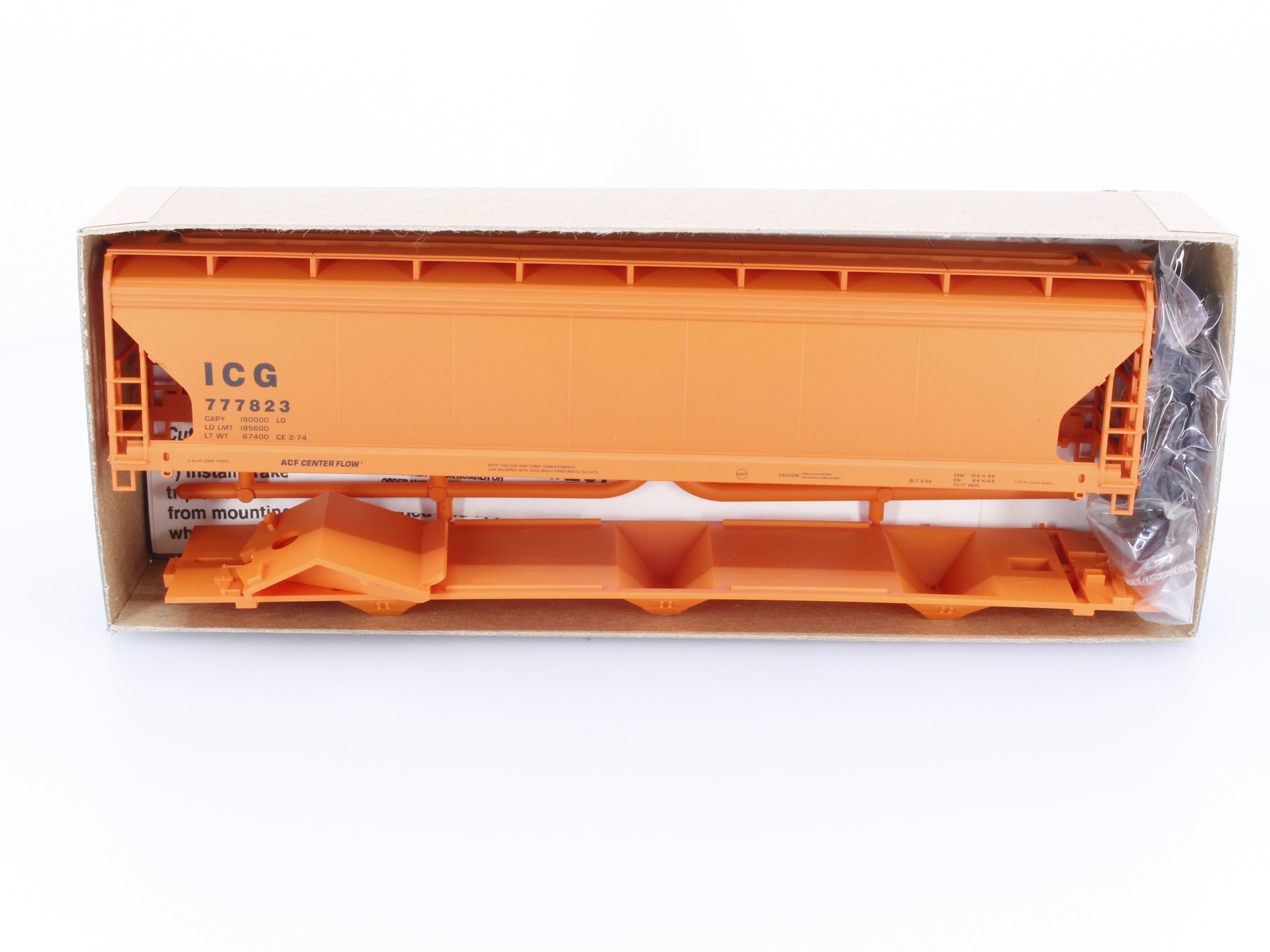 Accurail 2074 HO ACF 3-Bay Covered Hopper Illinois Central Gulf (ICG) 777823