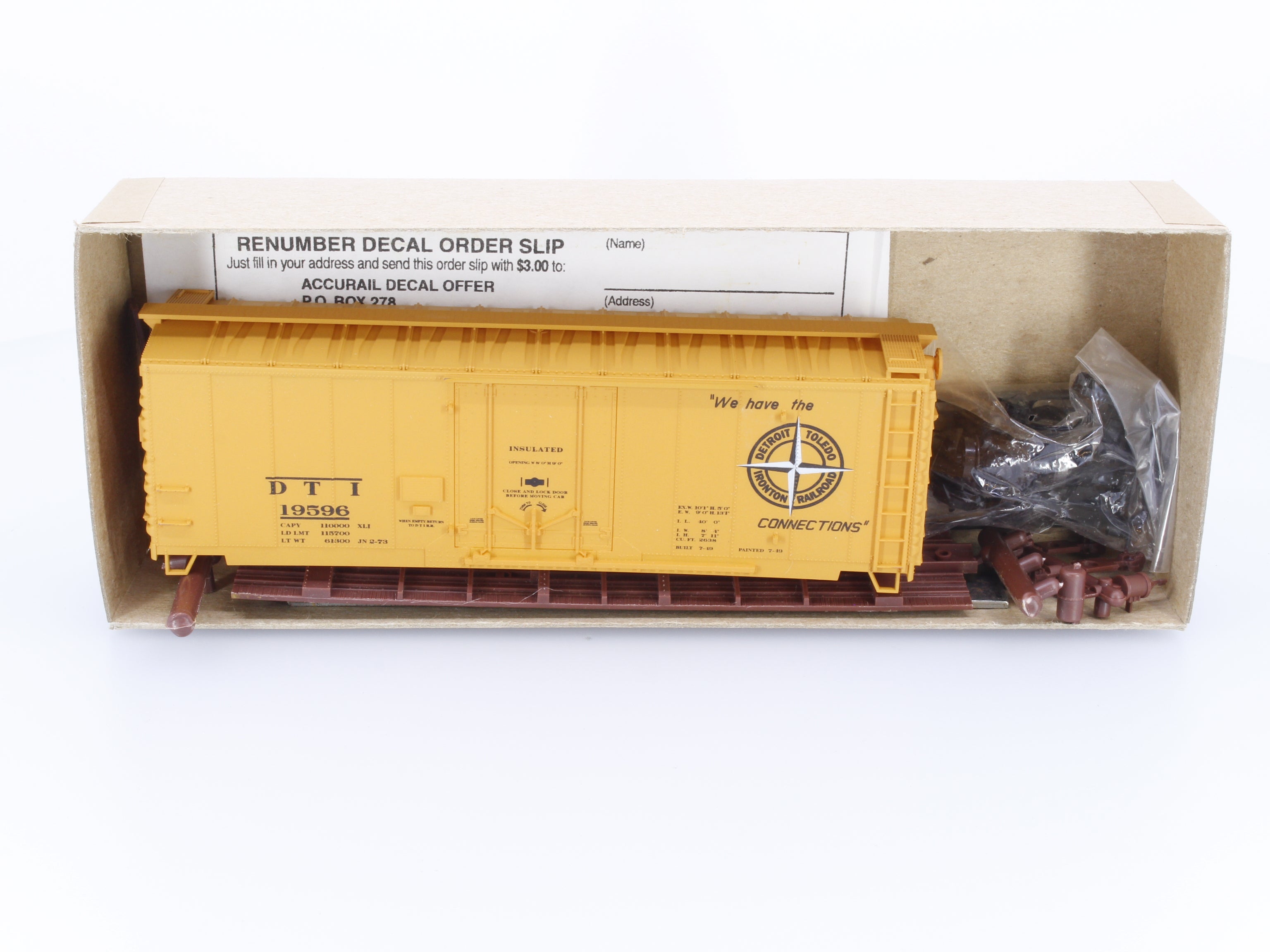 Accurail 3107.1 HO 40' Plug-Door Box Car Detroit Toledo and Ironton (DTI) 19596