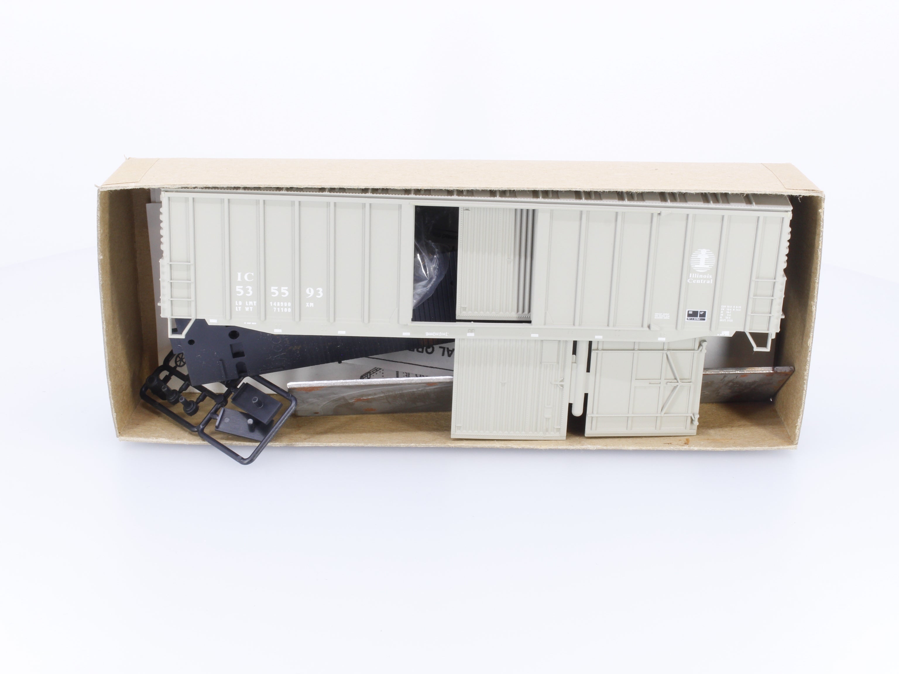 Accurail 5618 HO 50' Ext. Post. Boxcar Illinois Central (IC) 535593