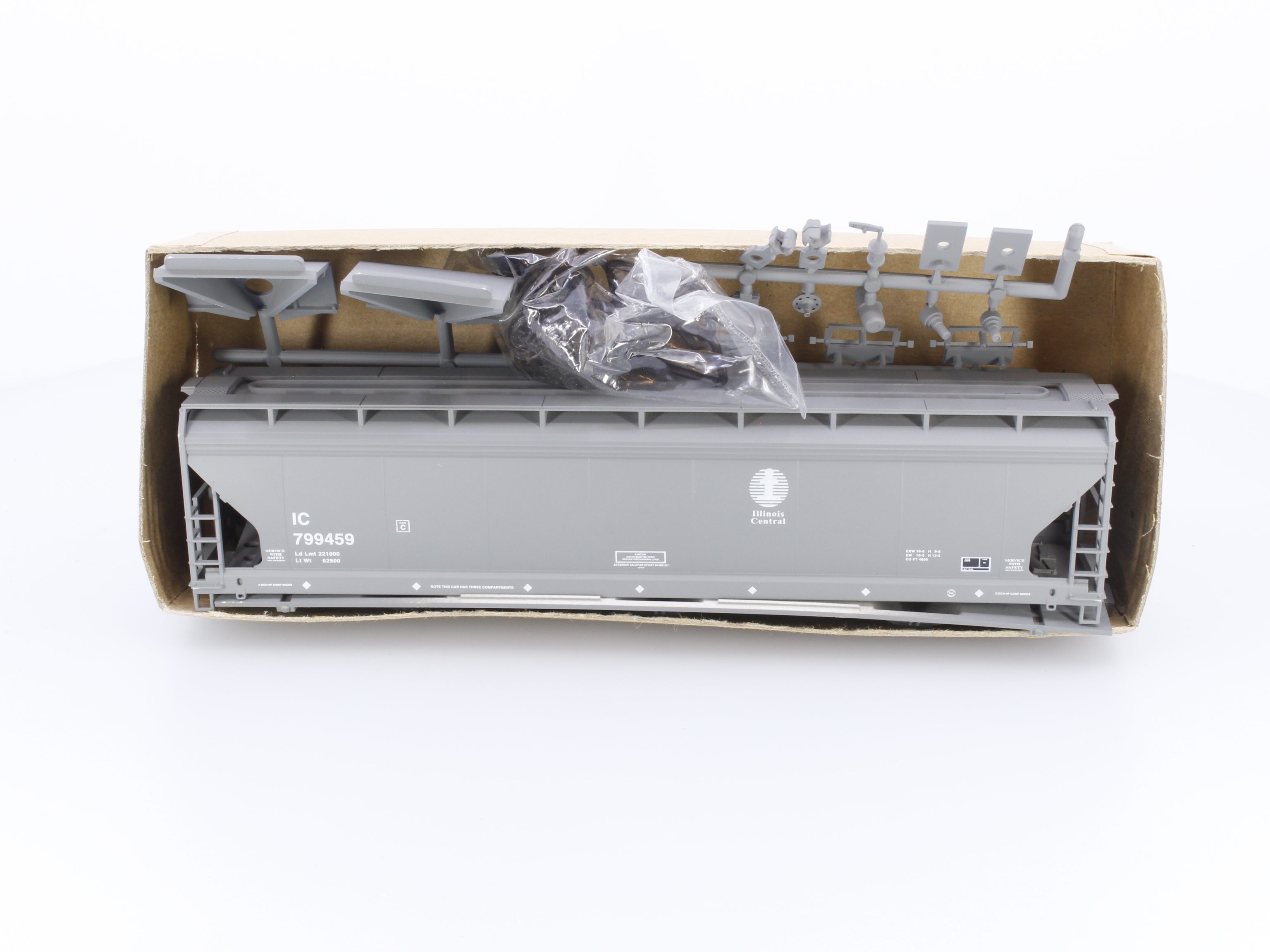 Accurail 2055.1 HO ACF 3-Bay Covered Hopper Illinois Central (IC) 799459