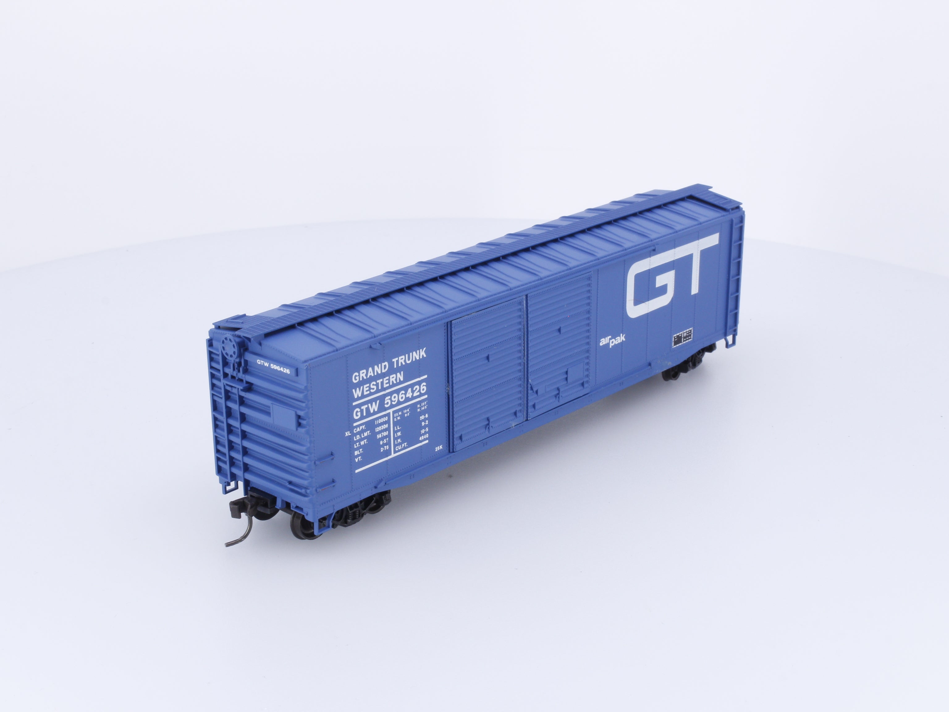 Accurail 5276 HO 50' AAR Double Door Boxcar Grand Trunk Western (GTW) 596426