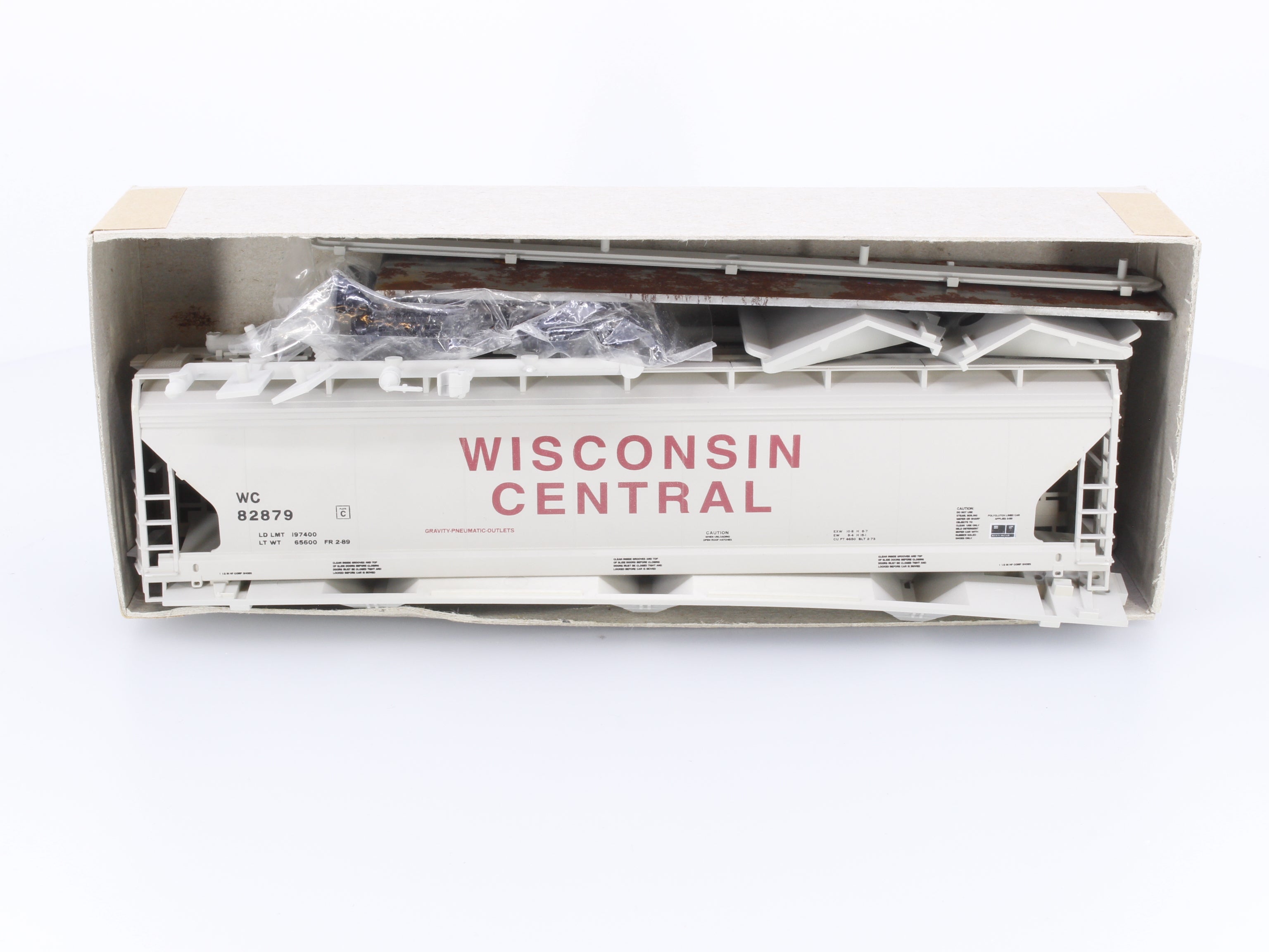Accurail 12004 HO ACF 3560 Covered Hopper Wisconsin Central (WC) 82879