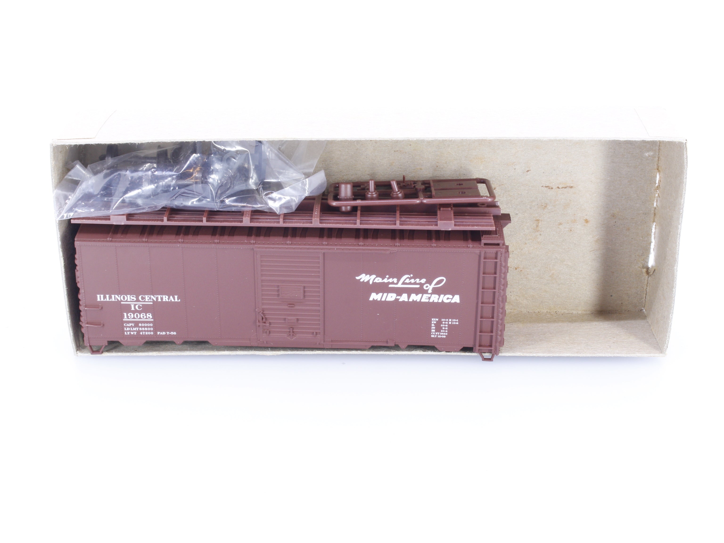 Accurail 3517 HO AAR 40' Steel Box Car Illinois Central (IC) 19068