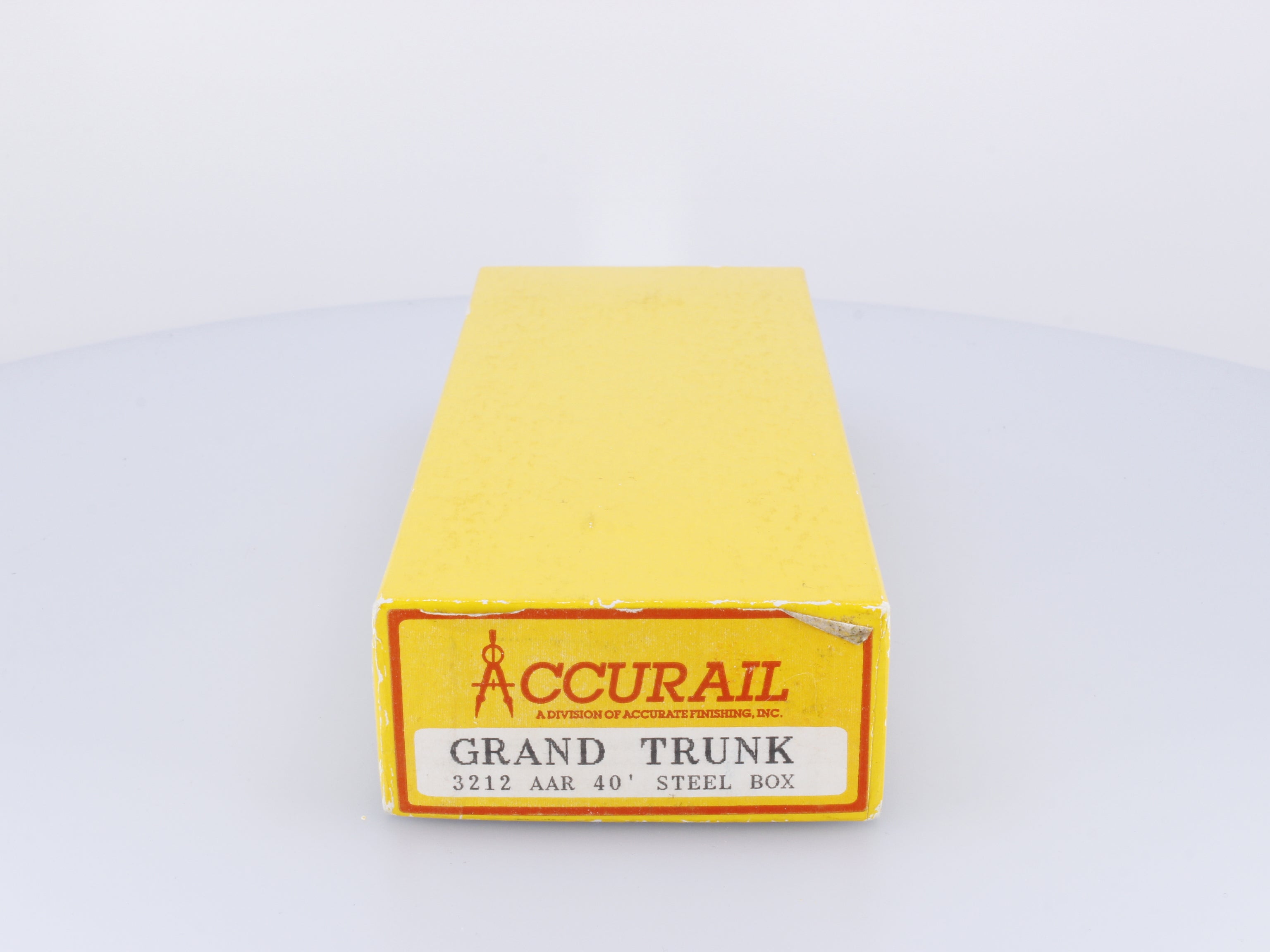 Accurail 3212 HO AAR 40' Steel Box Car Grand Trunk Western (GTW)