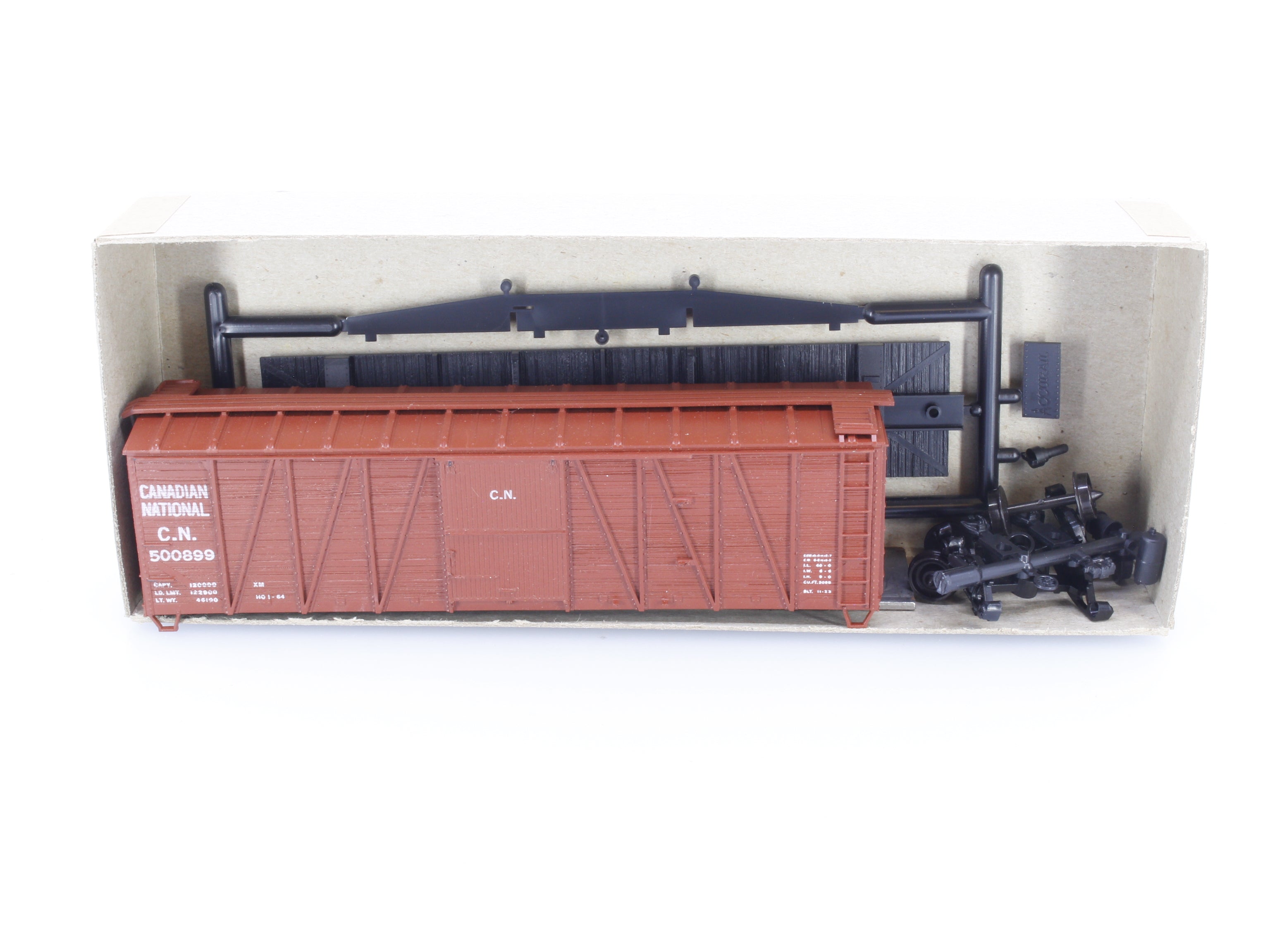 Accurail 4003 HO 40' O.B. Box Car Wood Ends Canadian National (CN) 500899 (#1)