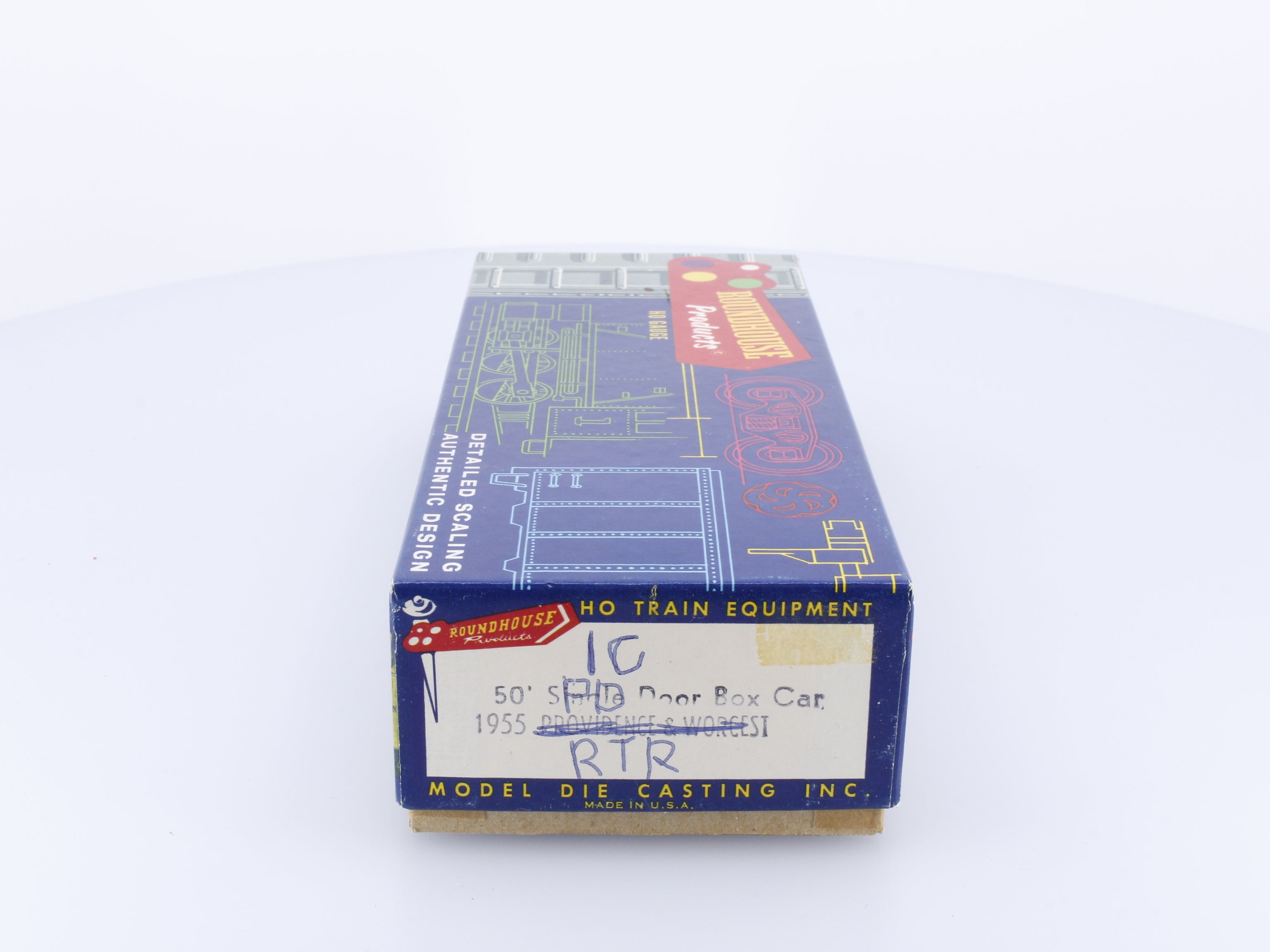 Roundhouse 1955 HO 50' Plug Door Box Car Illinois Central (IC) 11003