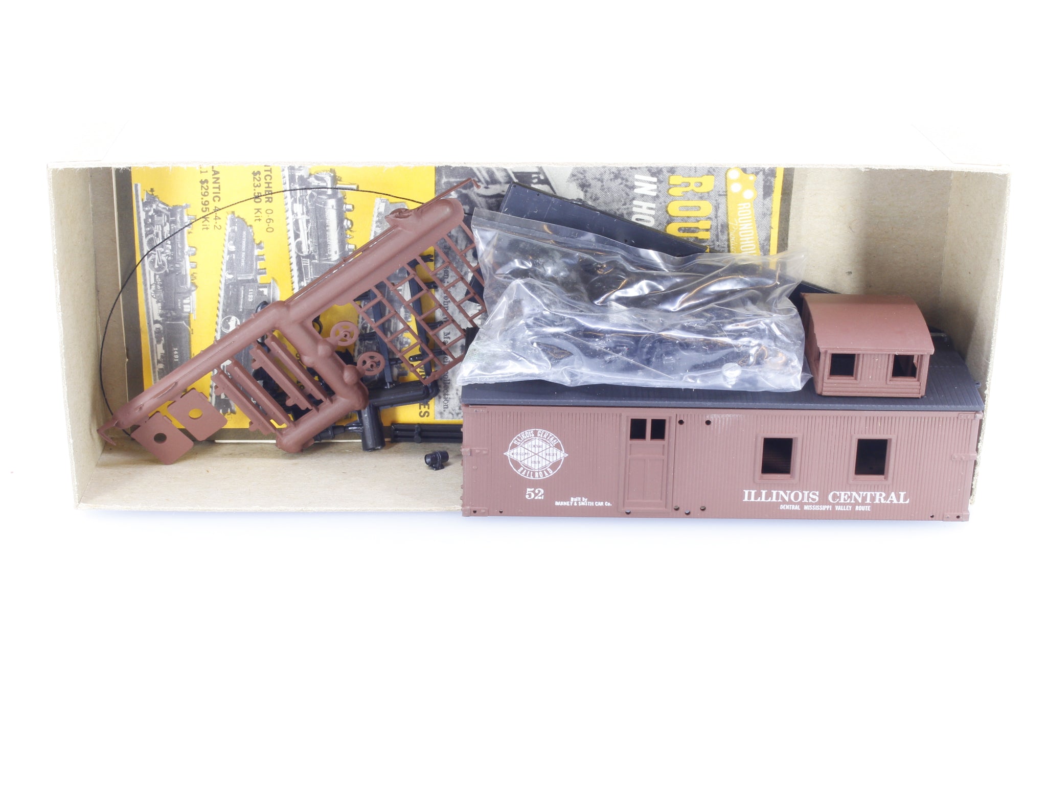 Roundhouse C203 HO Blind Side End Door Caboose Illinois Central (IC) 52