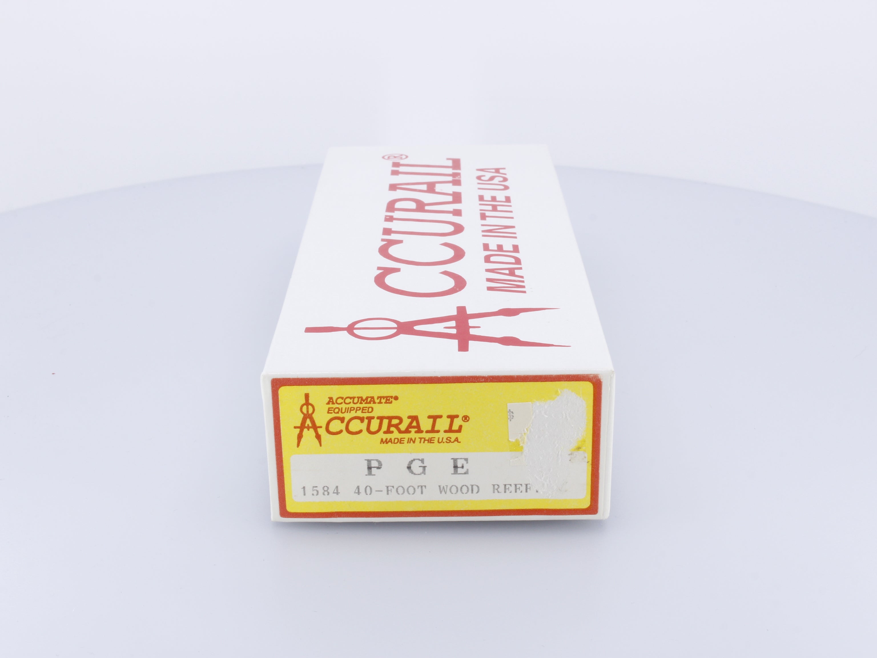 Accurail 1584 HO 40' Wood Reefer Pacific Great Eastern (PGE) 818