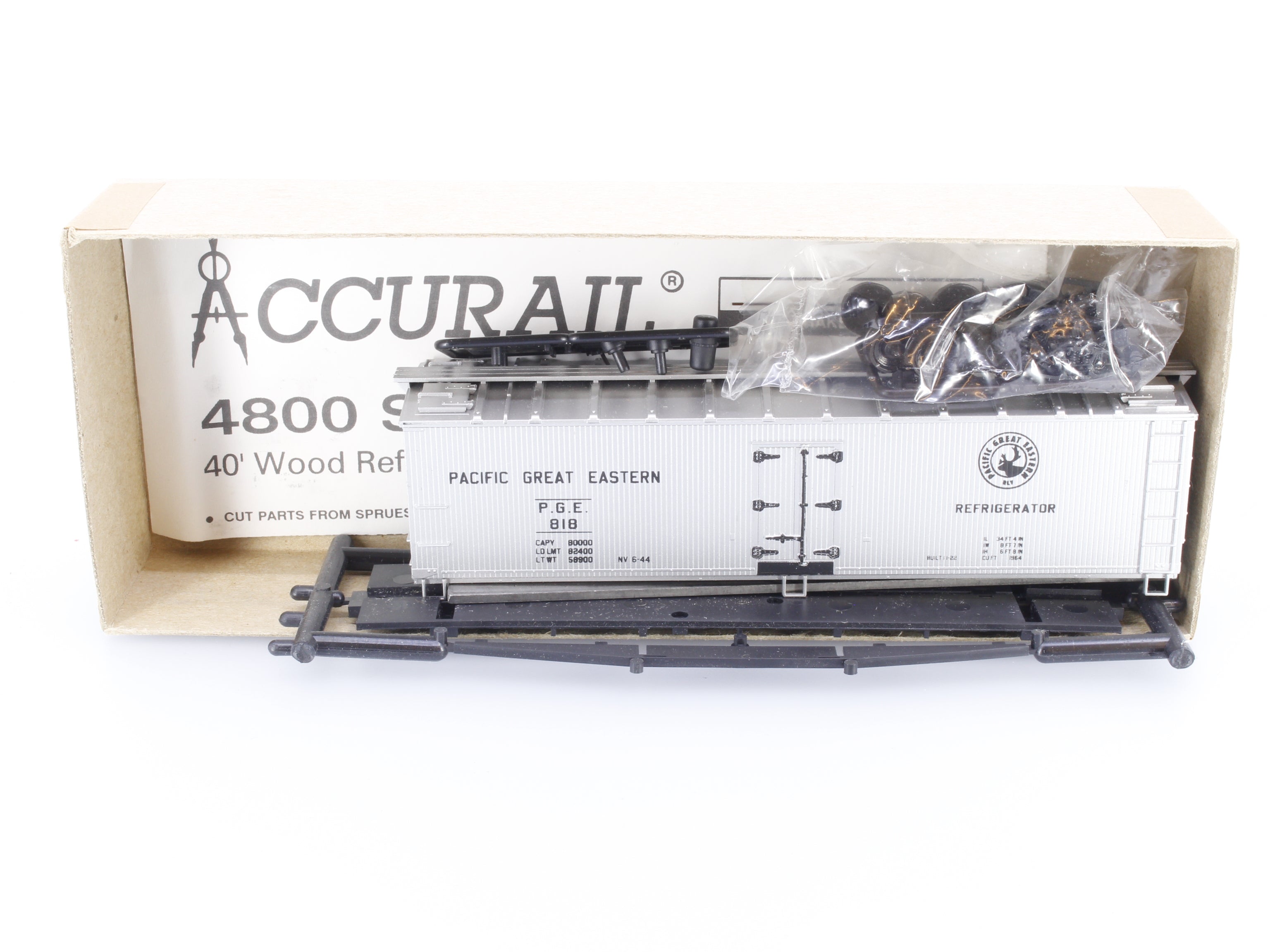 Accurail 1584 HO 40' Wood Reefer Pacific Great Eastern (PGE) 818