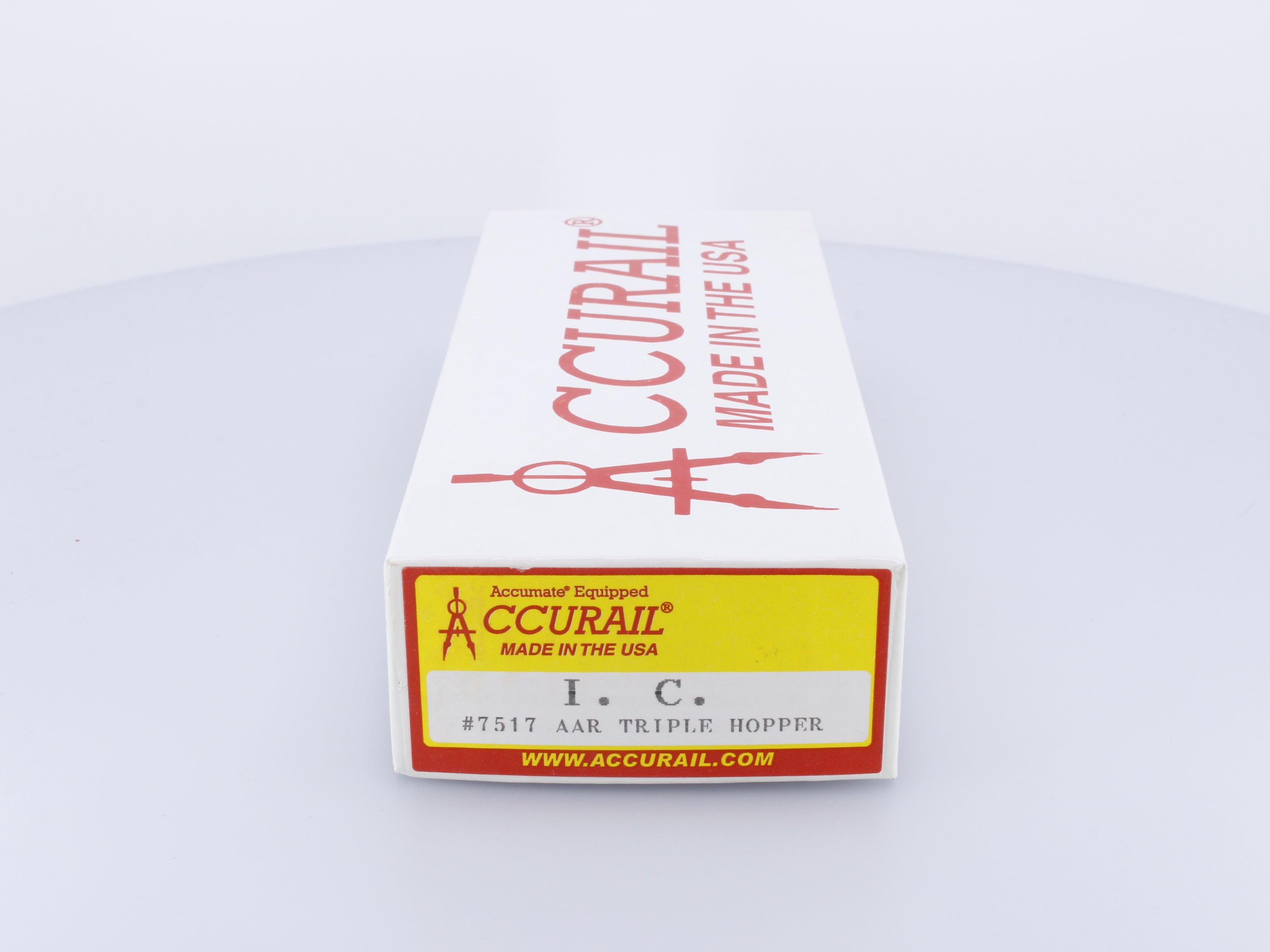 Accurail 7517 HO AAR Triple Hopper Illinois Central (IC) 82960
