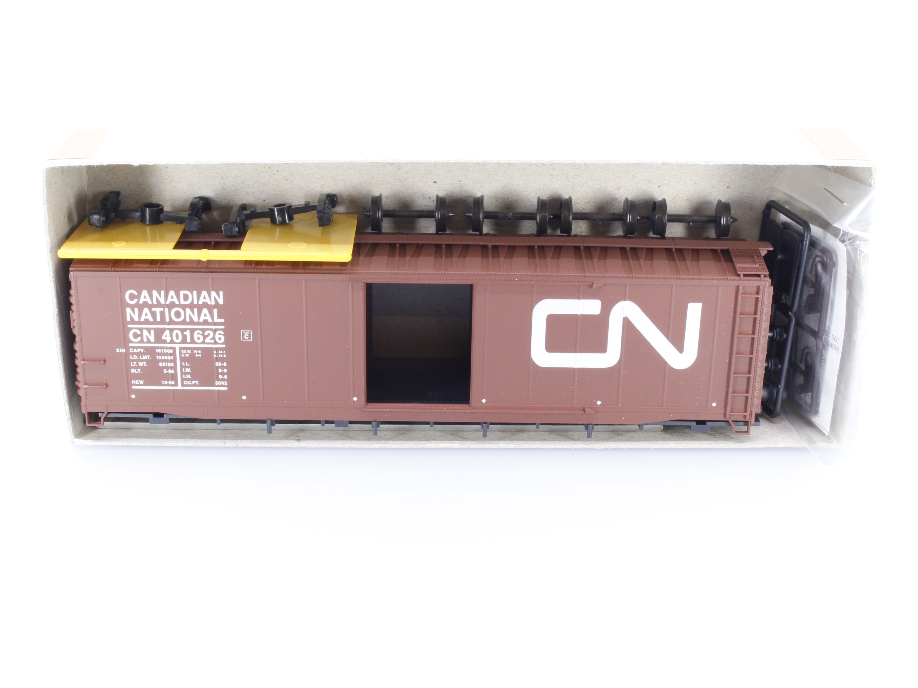 Accurail 5102 HO 50' Plug Door Box Car Canadian National (CN) 401626