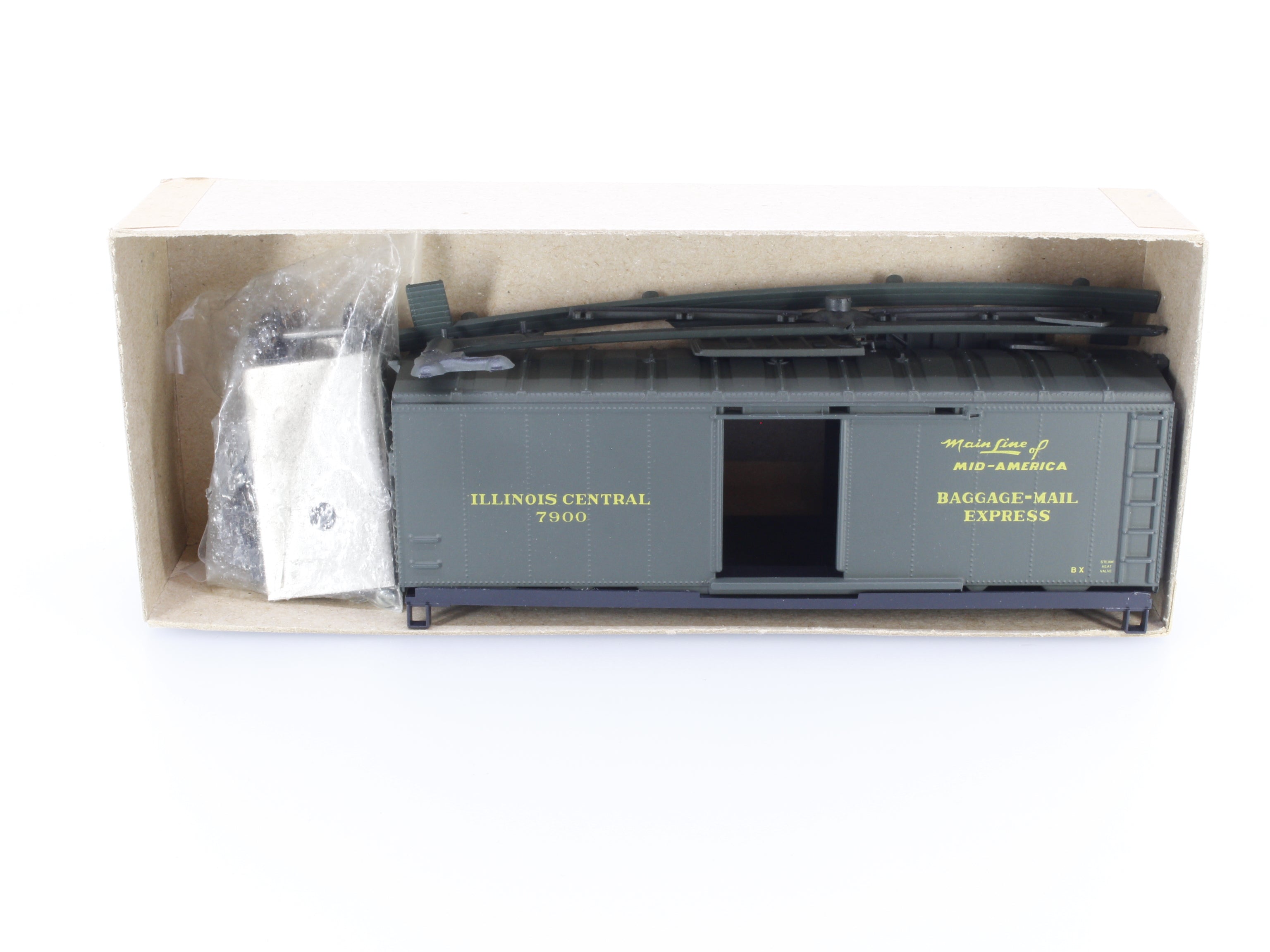 Roundhouse 7900 HO AAR 40' Steel Box Car Illinois Central (IC) 7900