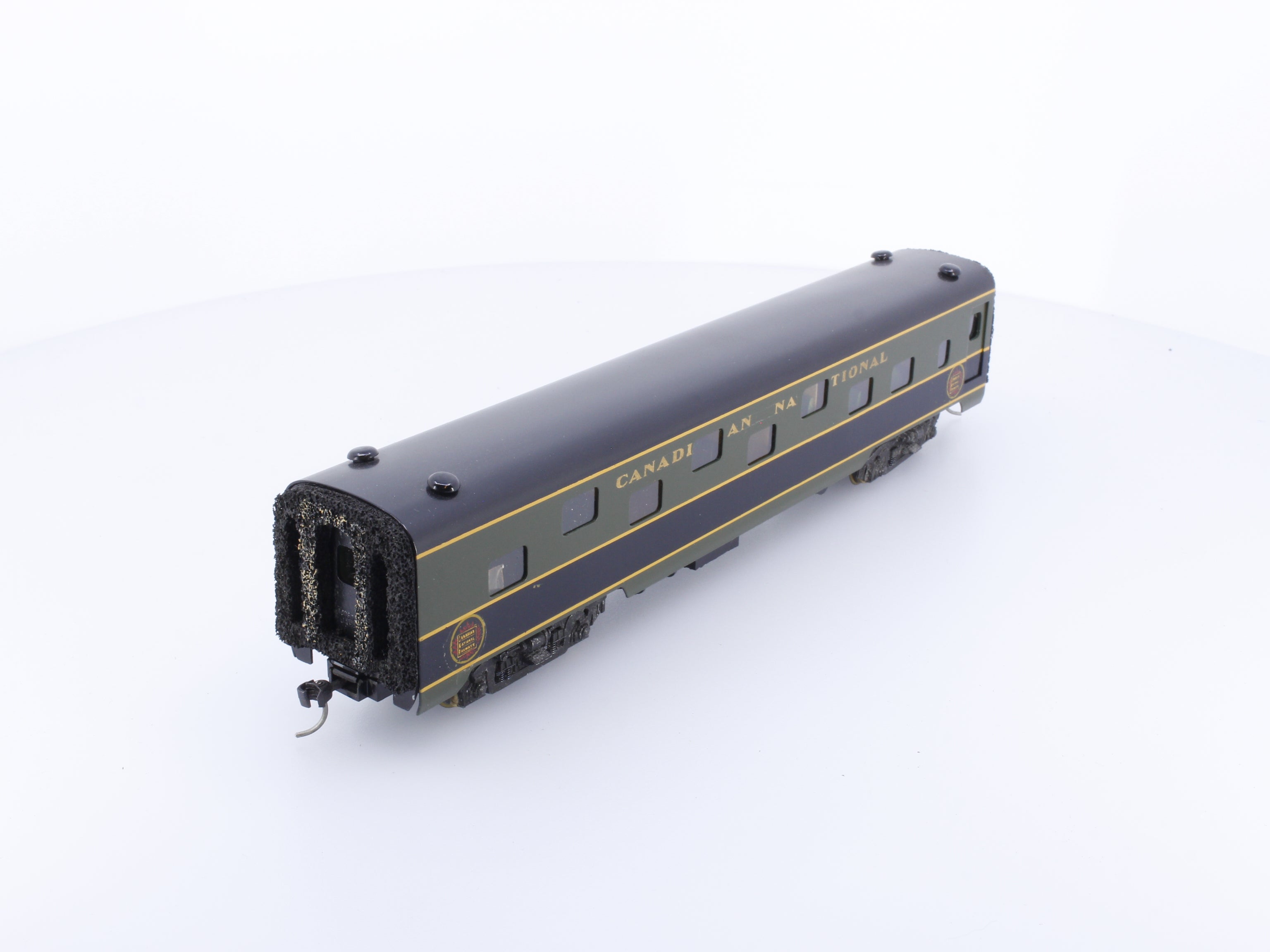 Tenshodo 426 HO Streamlined Passenger Car sleeper Flush Side Canadian National (CN)