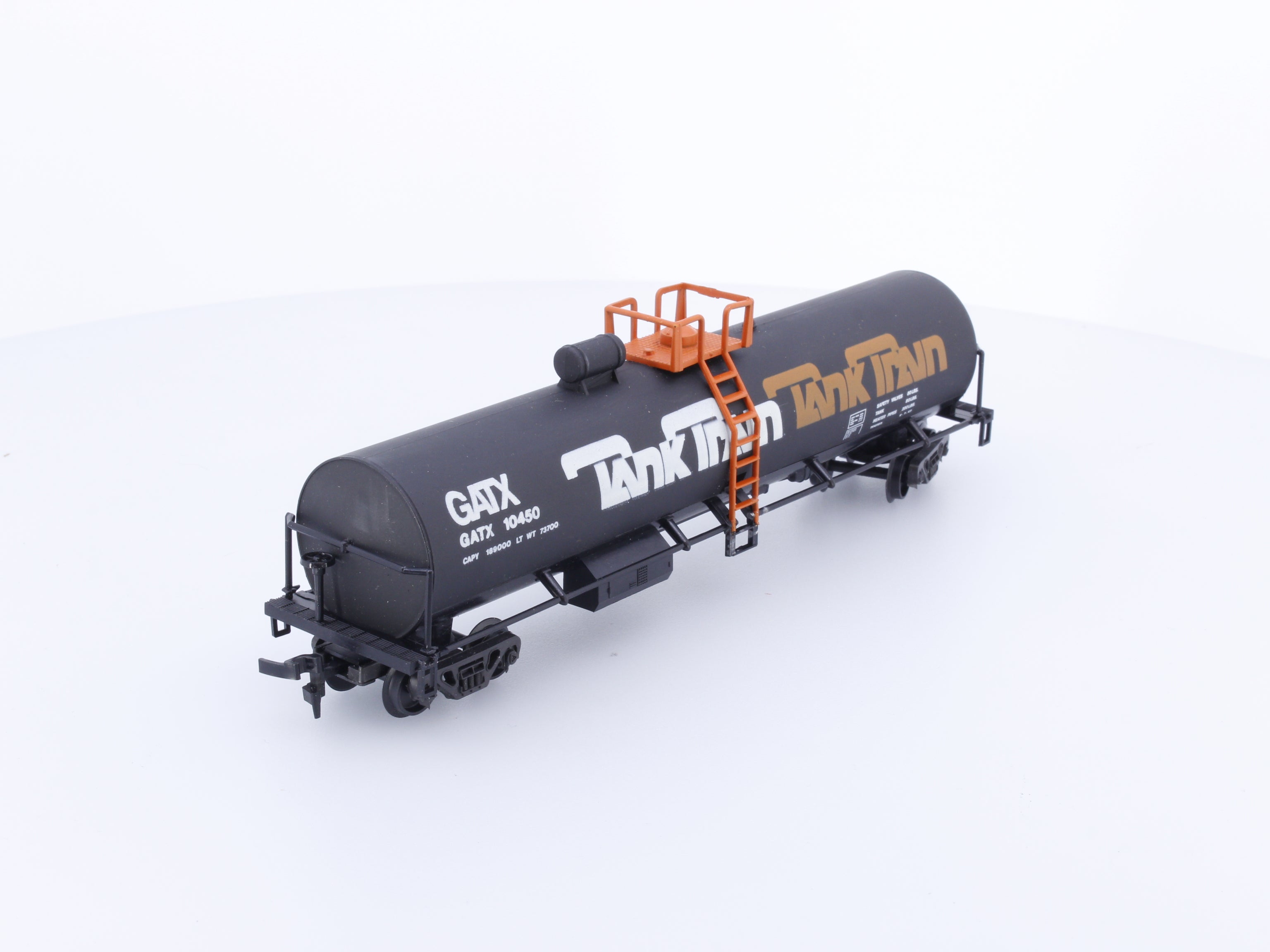 Model Power 9085 HO Mobil Tank Car GATX Corporation (GATX) 10450