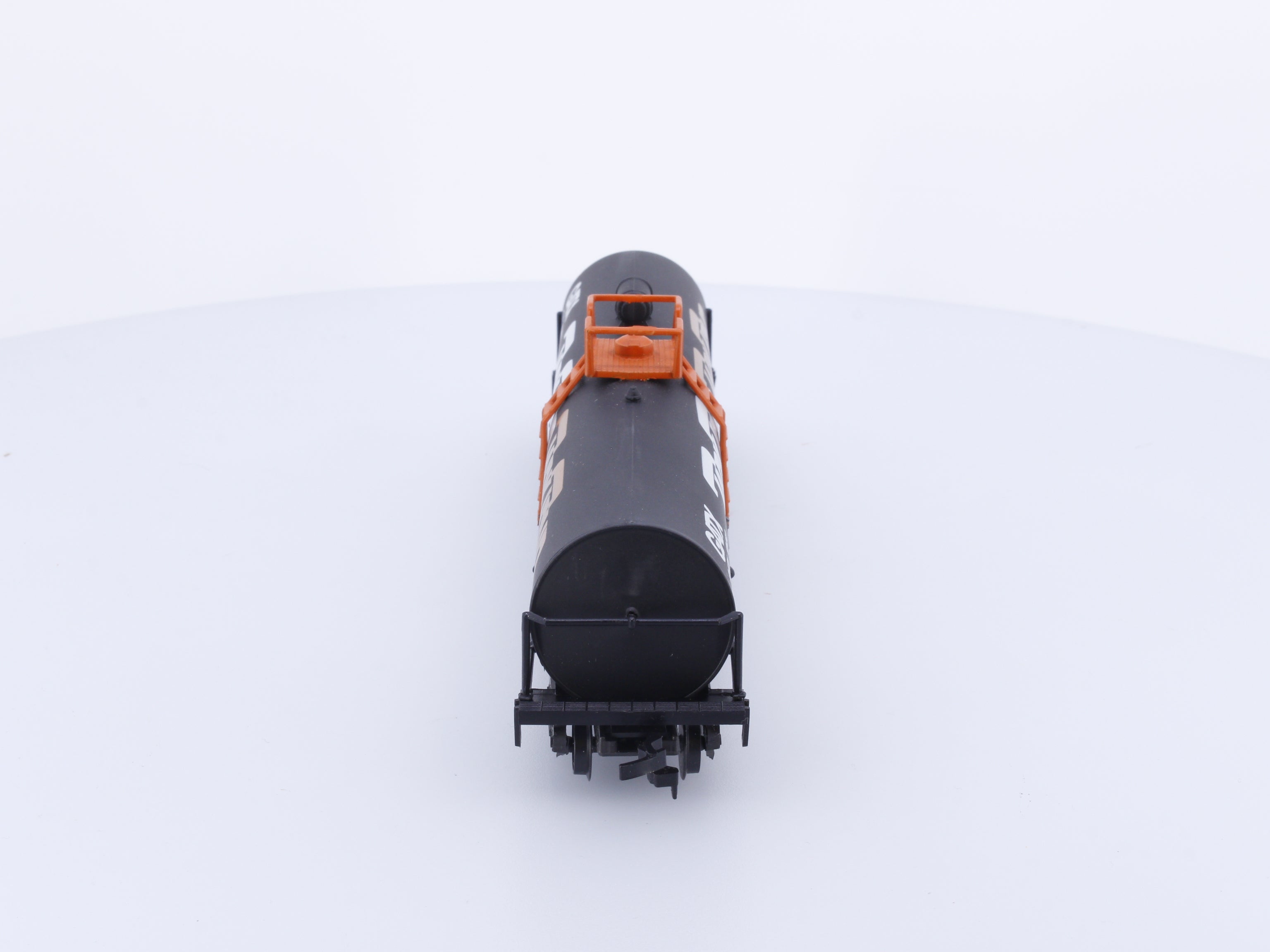 Model Power 9085 HO Mobil Tank Car GATX Corporation (GATX) 10450