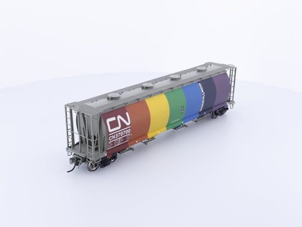 InterMountain 45225-01 HO Cylindrical Covered Hopper Canadian National (CN) 370700