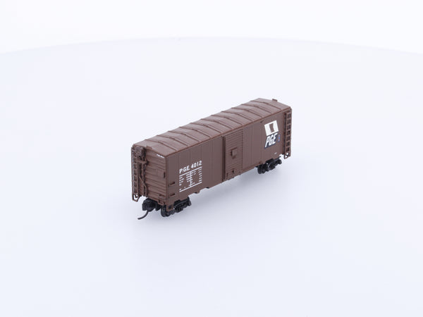 InterMountain 66808-02 N AAR 40' Box Car Pacific Great Eastern (PGE) 4012