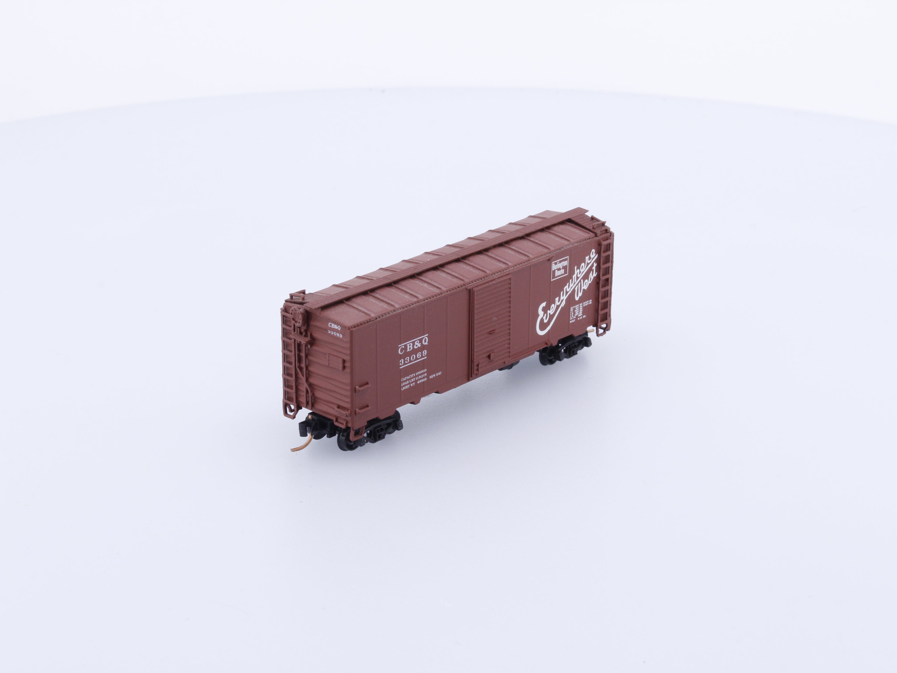InterMountain 66805-16 N AAR 40' Box Car Chicago Burlington and Quincey (CBQ) 33069