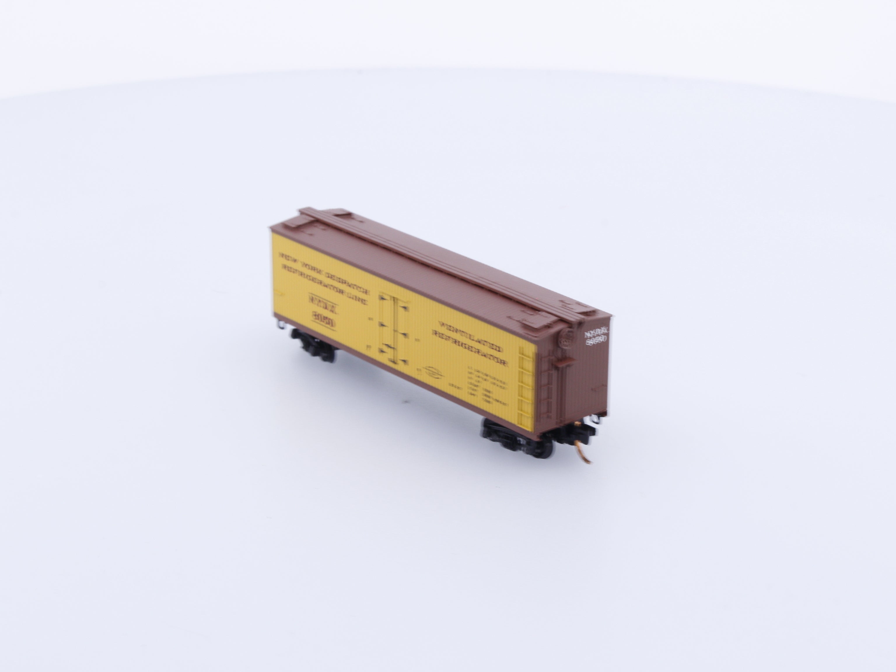 Micro Trains 04700080 N Reefer, 40', Wood Sheathed New York Despatch Refrigerator Line , NYDX 8050 (#2)