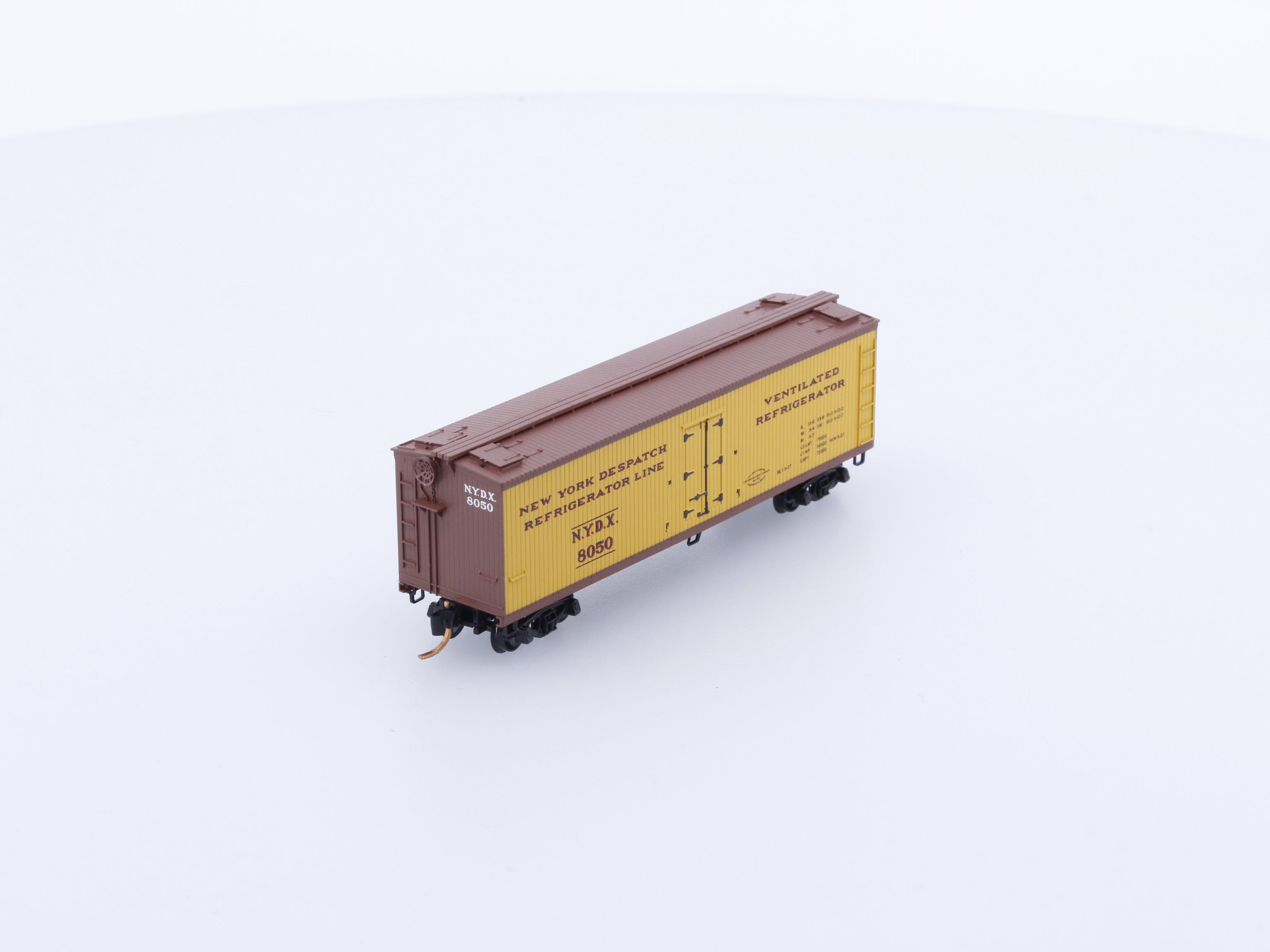 Micro Trains 04700080 N Reefer, 40', Wood Sheathed New York Despatch Refrigerator Line , NYDX 8050 (#2)