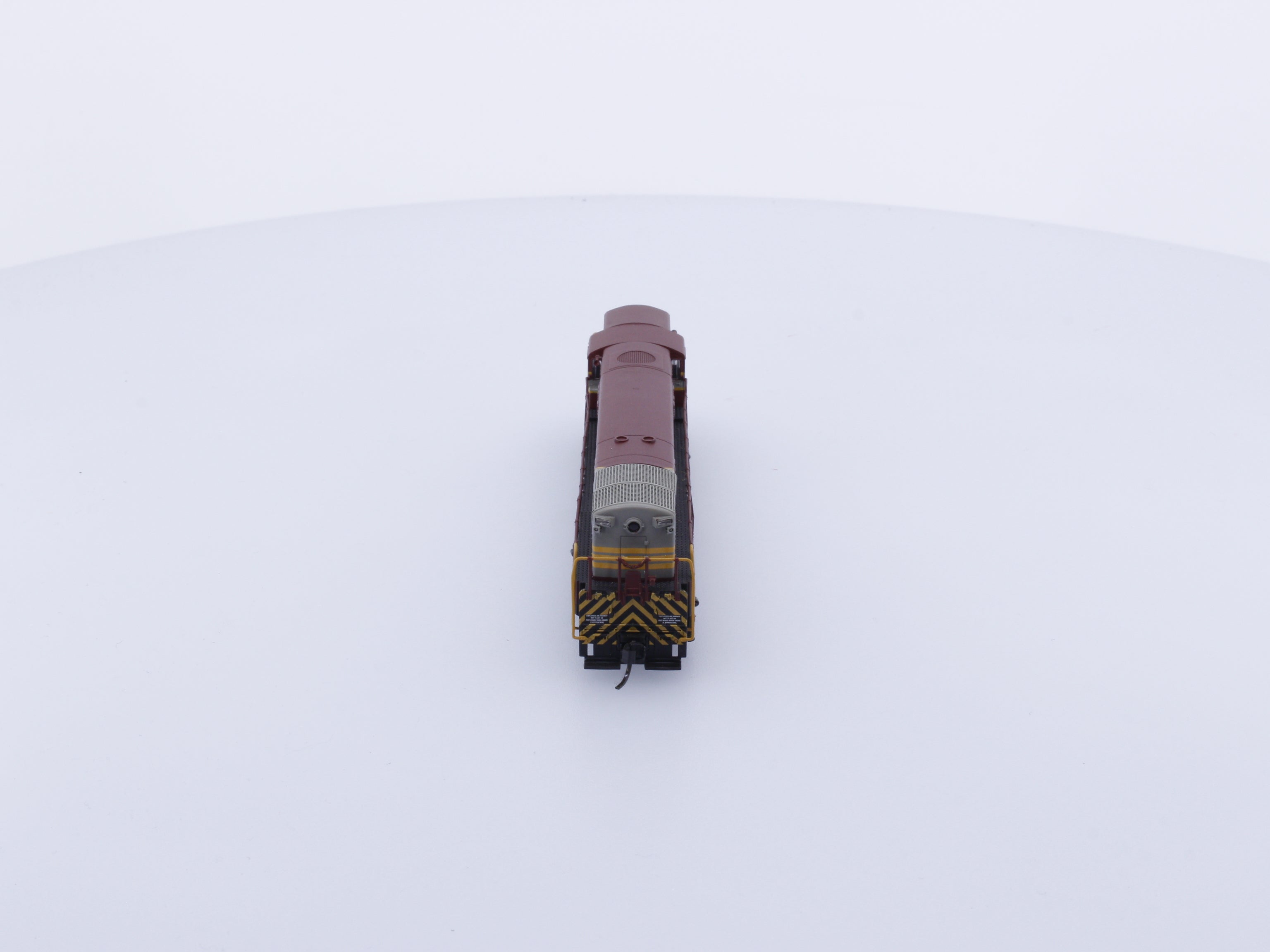 Atlas 49564 N Train Master Diesel Locomotive Canadian Pacific (CP) Analog DC