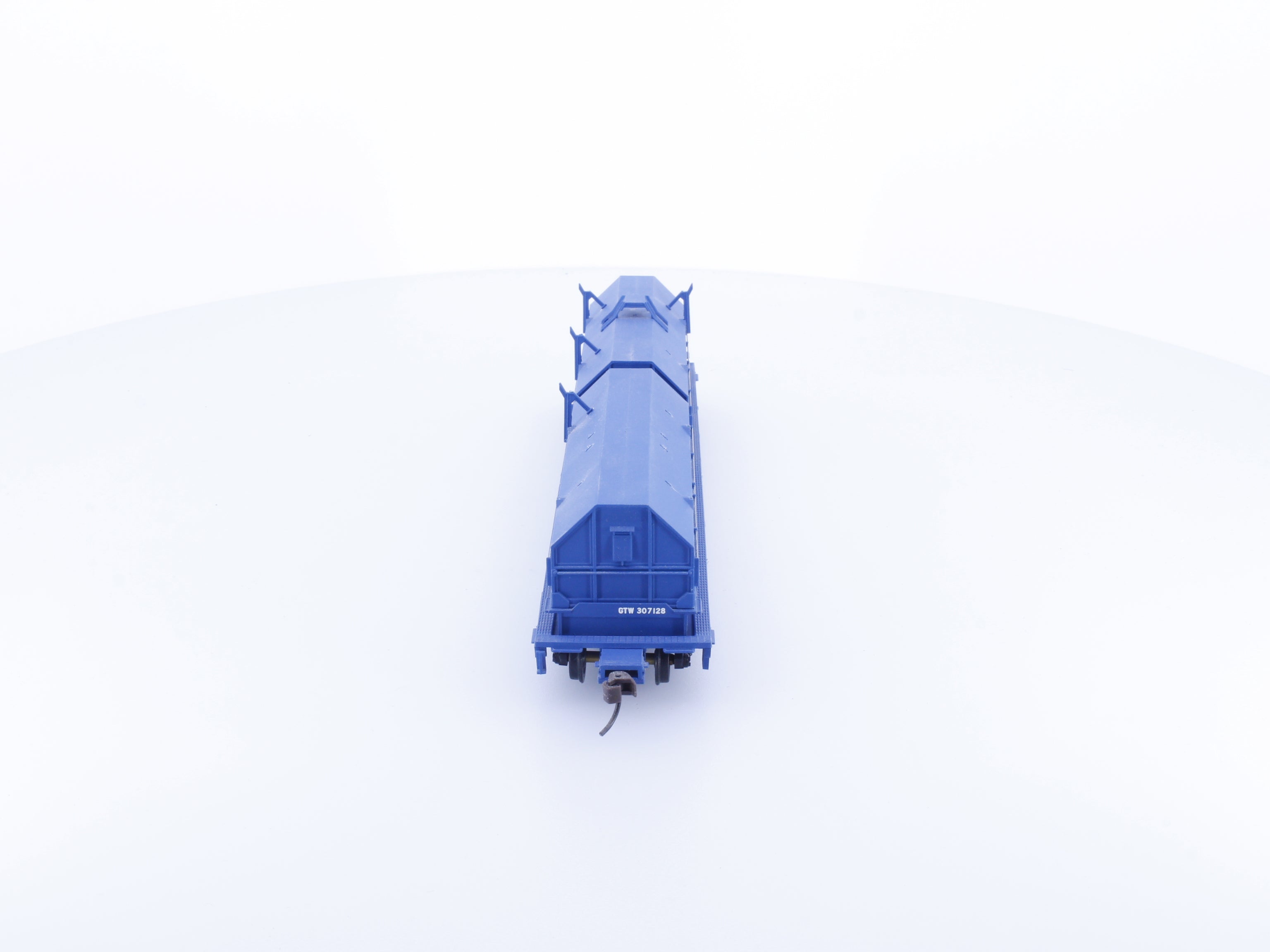 Walthers 307128 HO 50' Cushion Coil Gondola with Covers Grand Trunk Western (GTW) 307128
