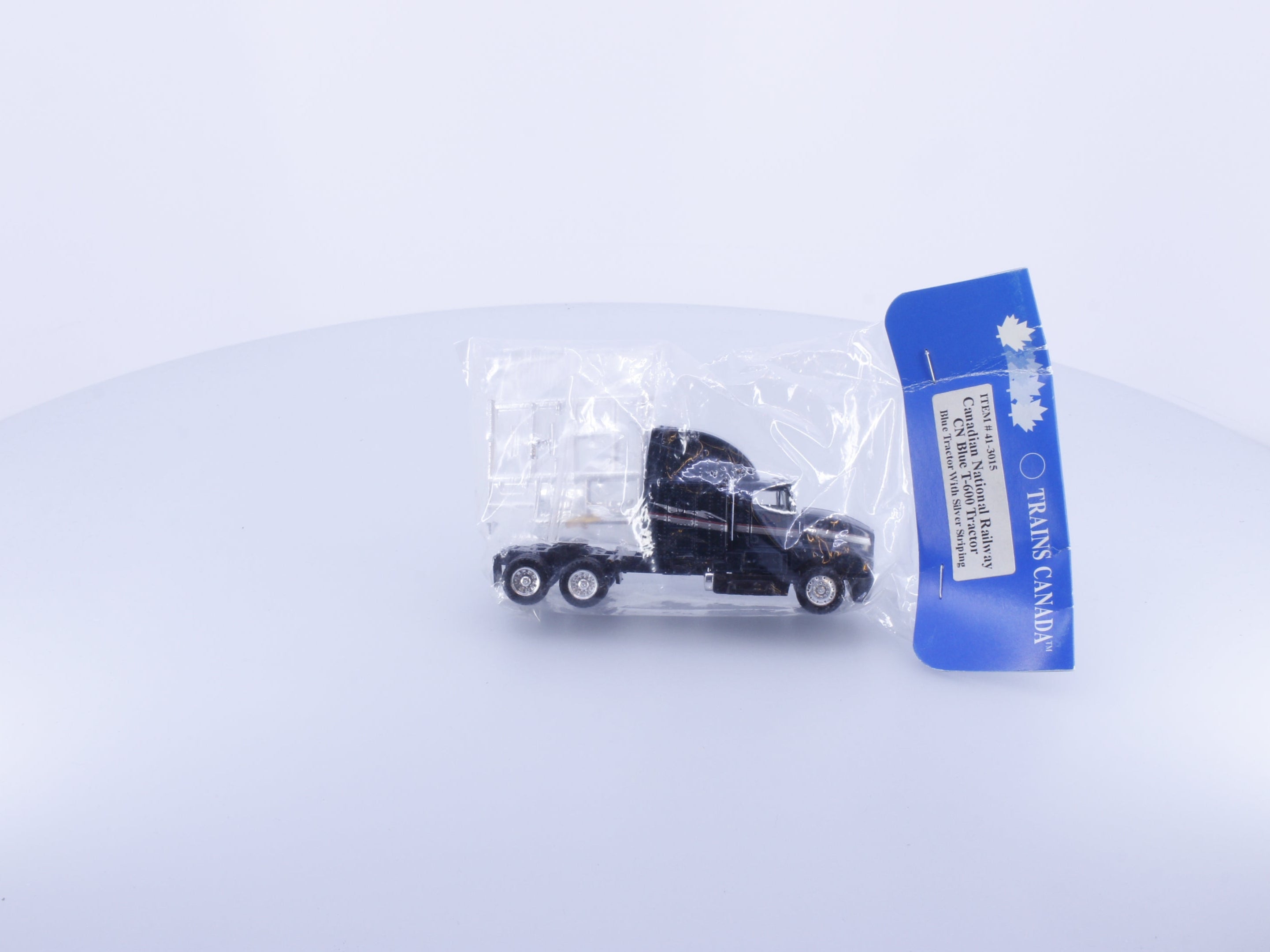 Trains Canada 41-3015 HO Long Haul Sleeper Semi Truck Tractor