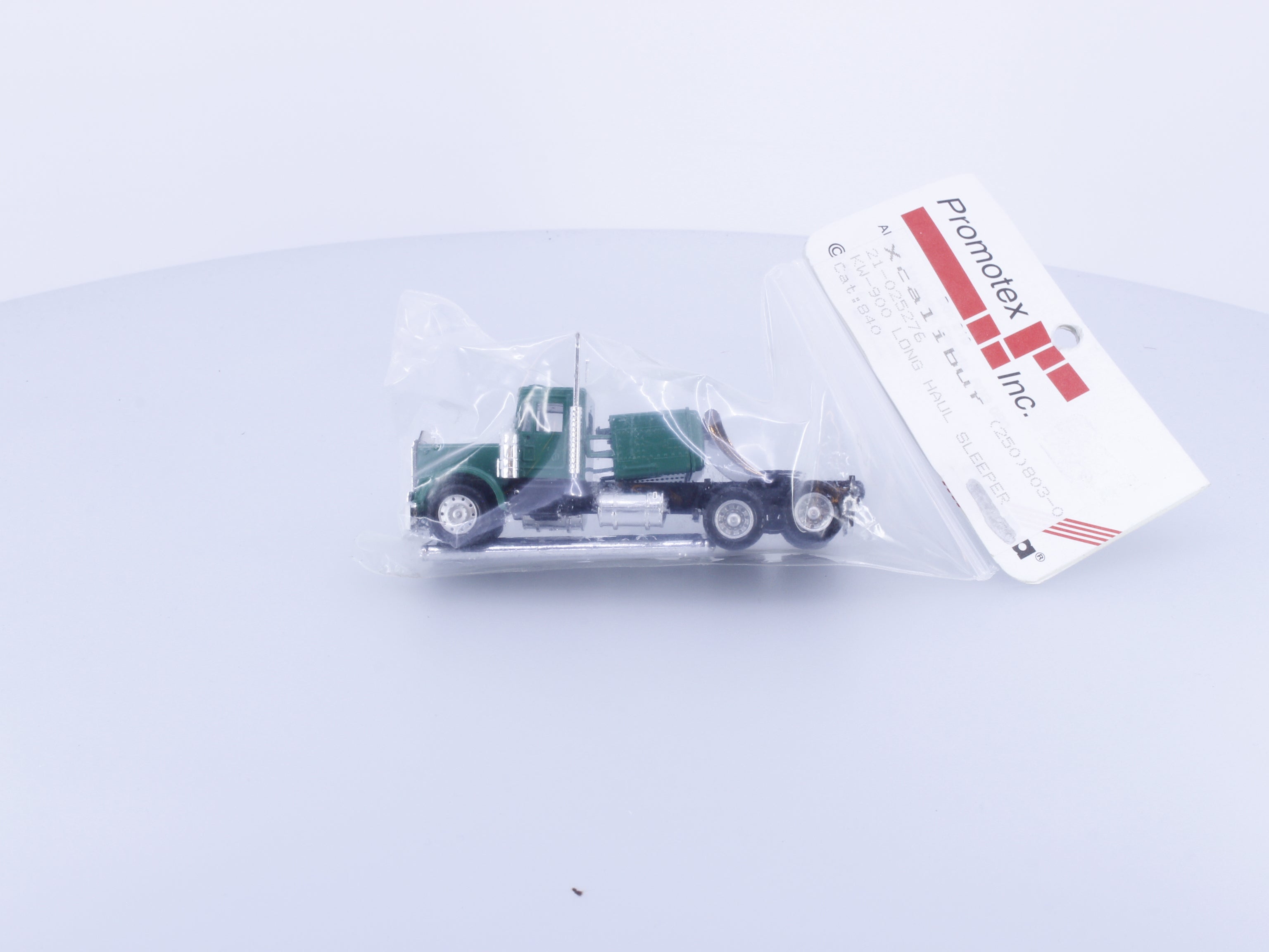 Herpa 25276 HO KW-900 Long Haul Sleeper Semi Truck Tractor