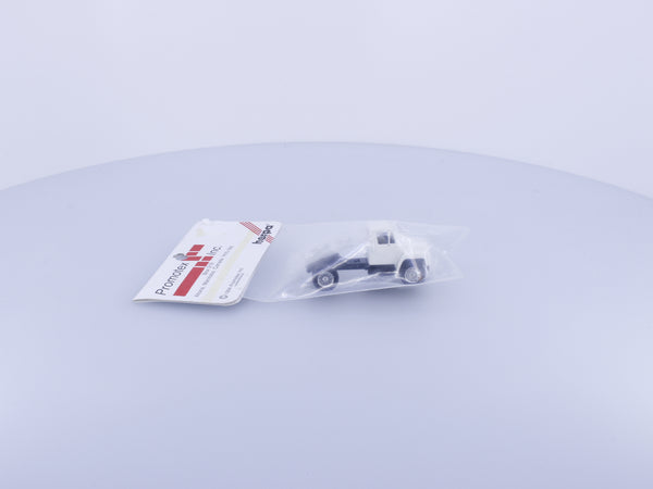 Herpa 15296 HO International Semi Tractor