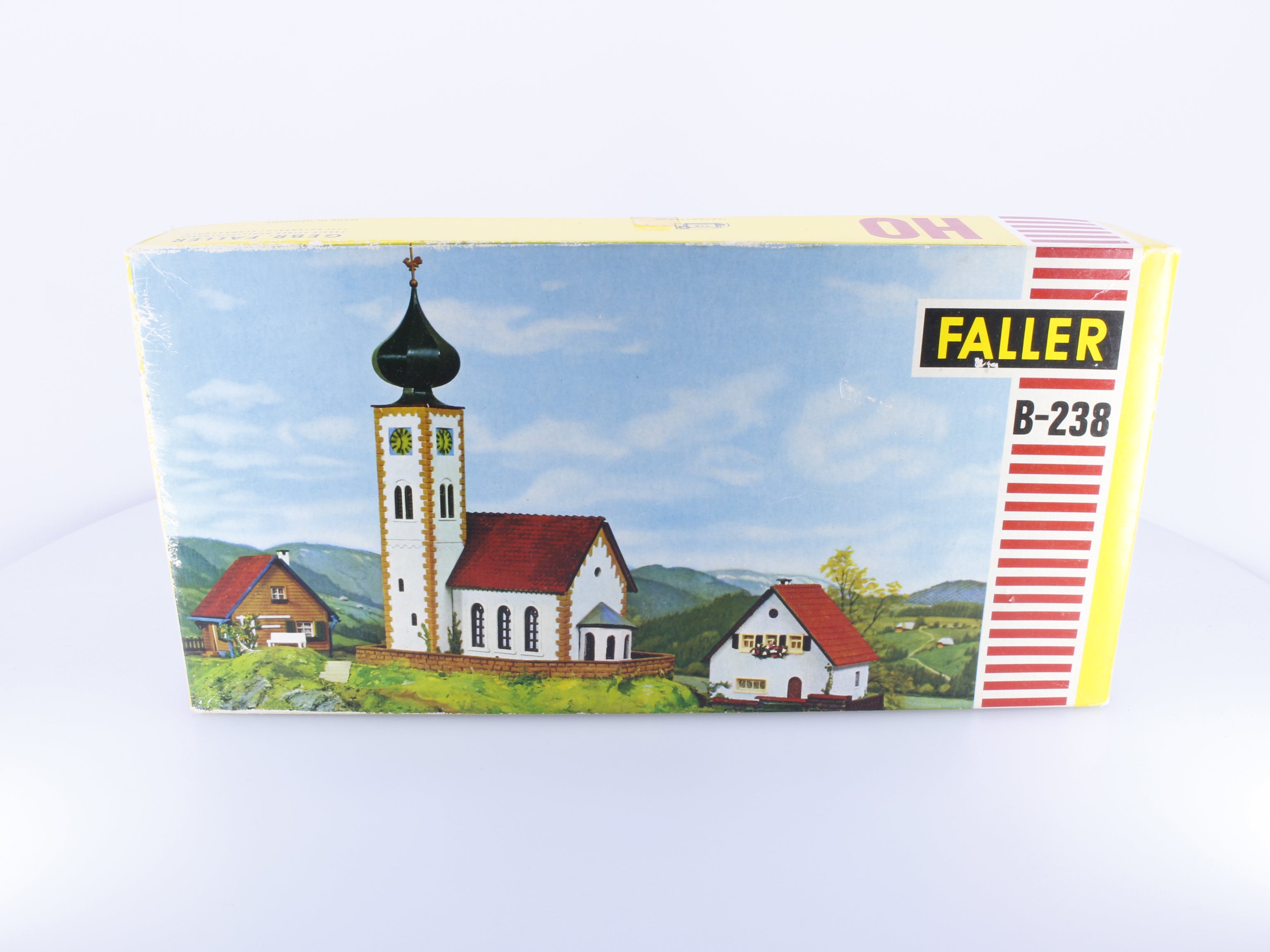 Faller B-238 HO Church With Steeple Kit