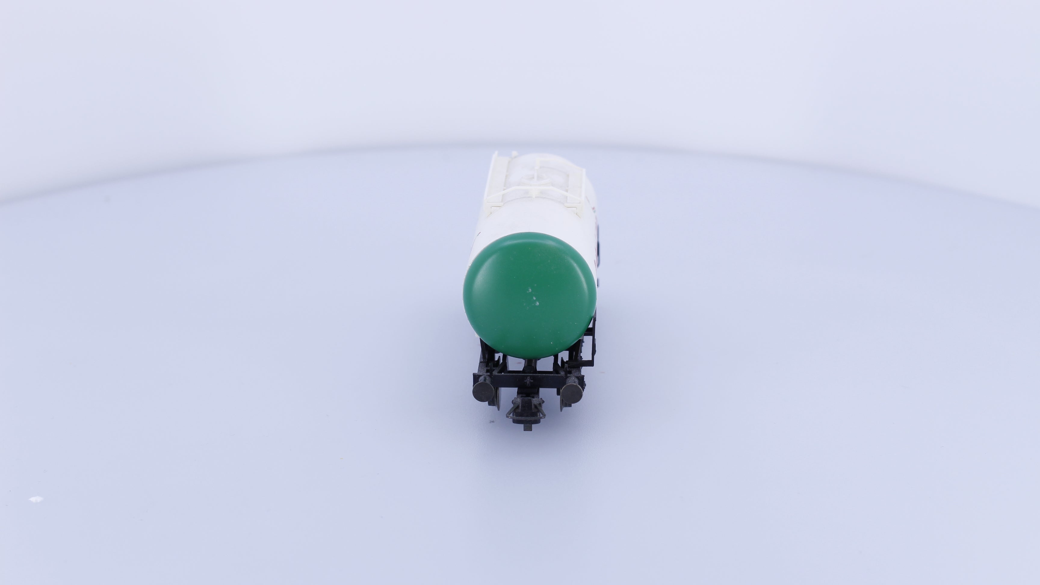 Roco 47068 HO OBB Castrol 100 Tank Car 7353803-0