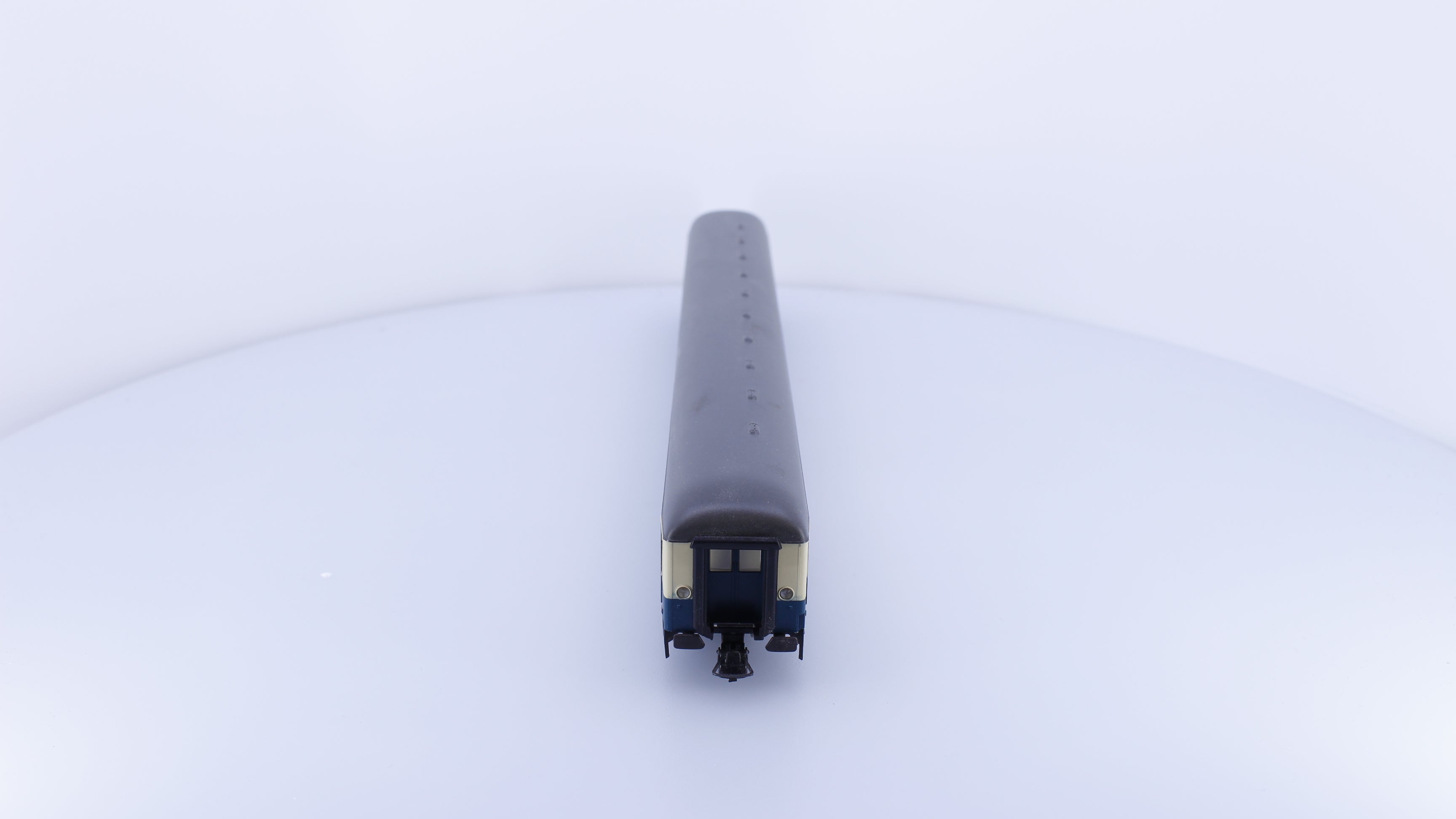 Roco 44747 HO DB Class 1 Passenger Coach 10-92 145-1