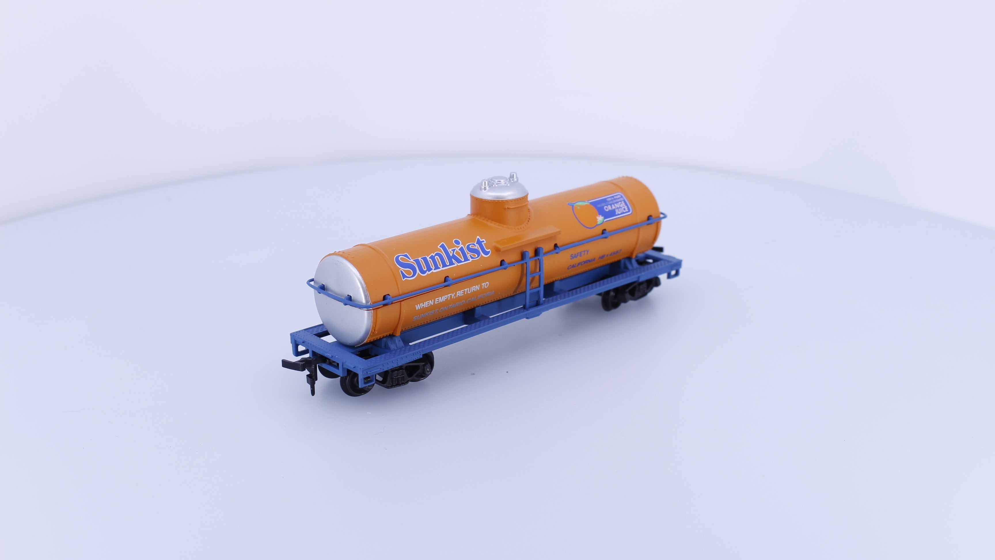 Model Power 8108 HO Sunkist Orange Chemical Tank Car 4567