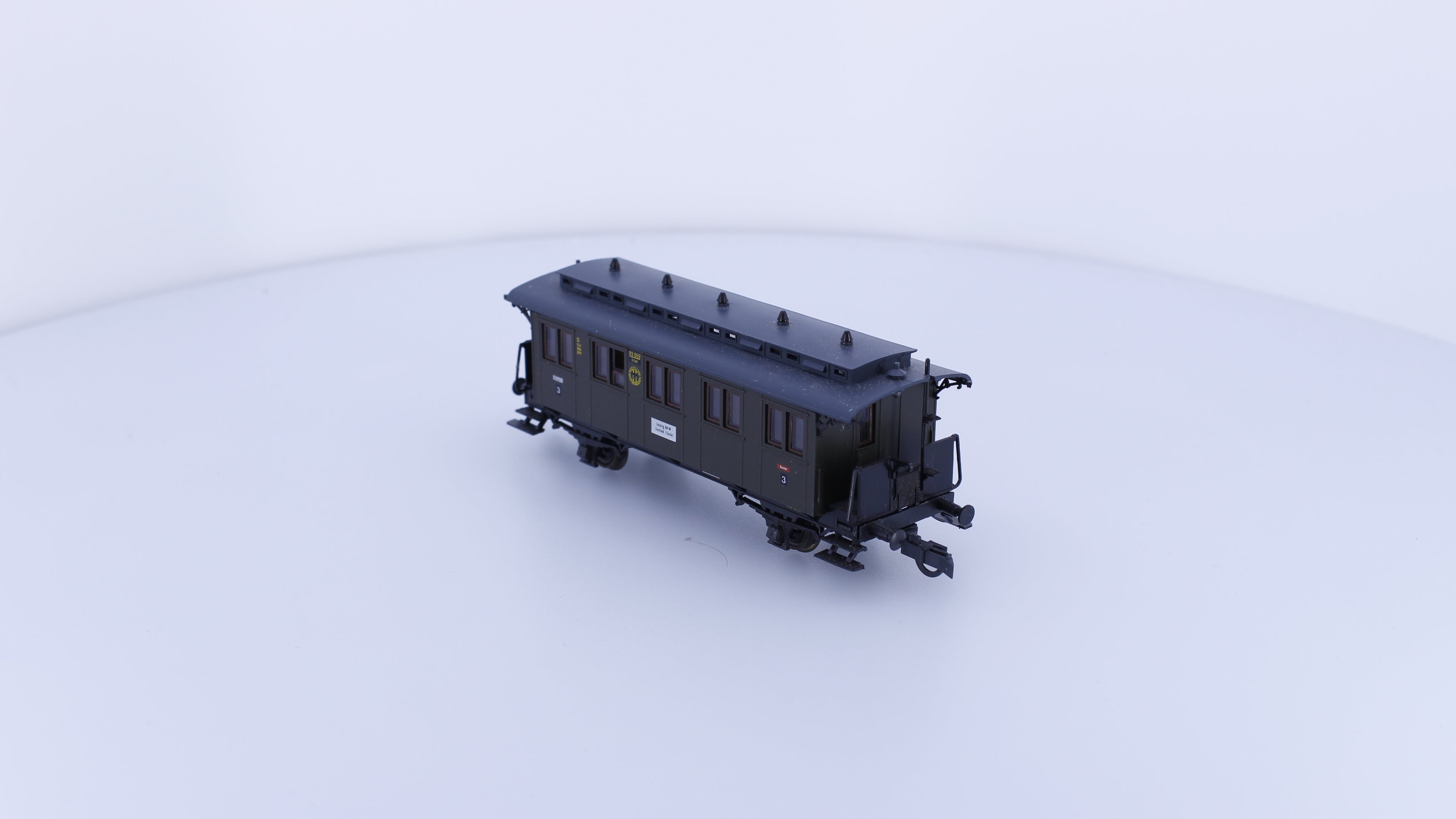 Roco 4206 HO DR 3rd Class Passenger Car of the Royal Prussian State Railway 89869