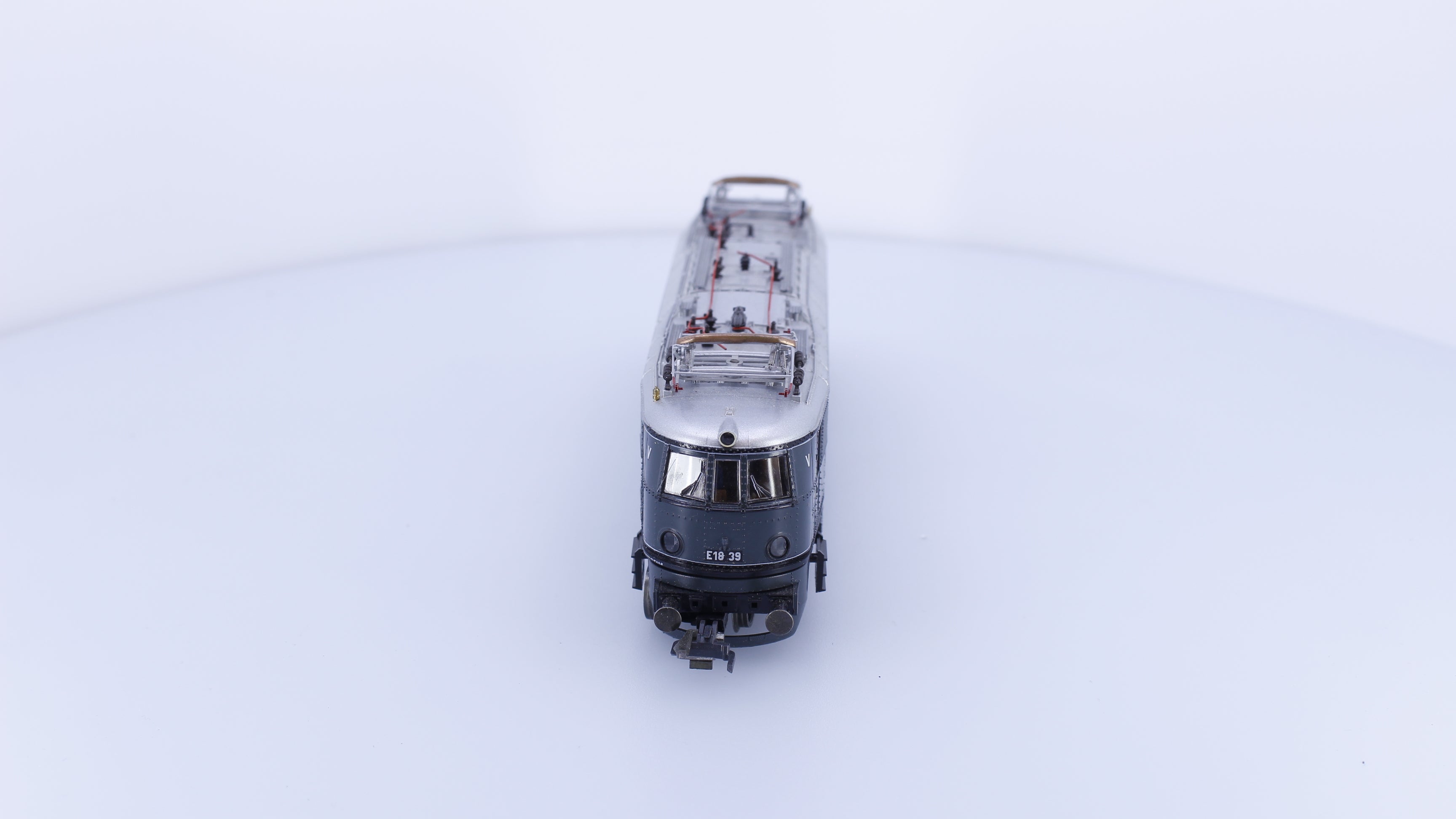 Roco 43758 HO DRG BR E18 Electric Locomotive E1839 Analog DC